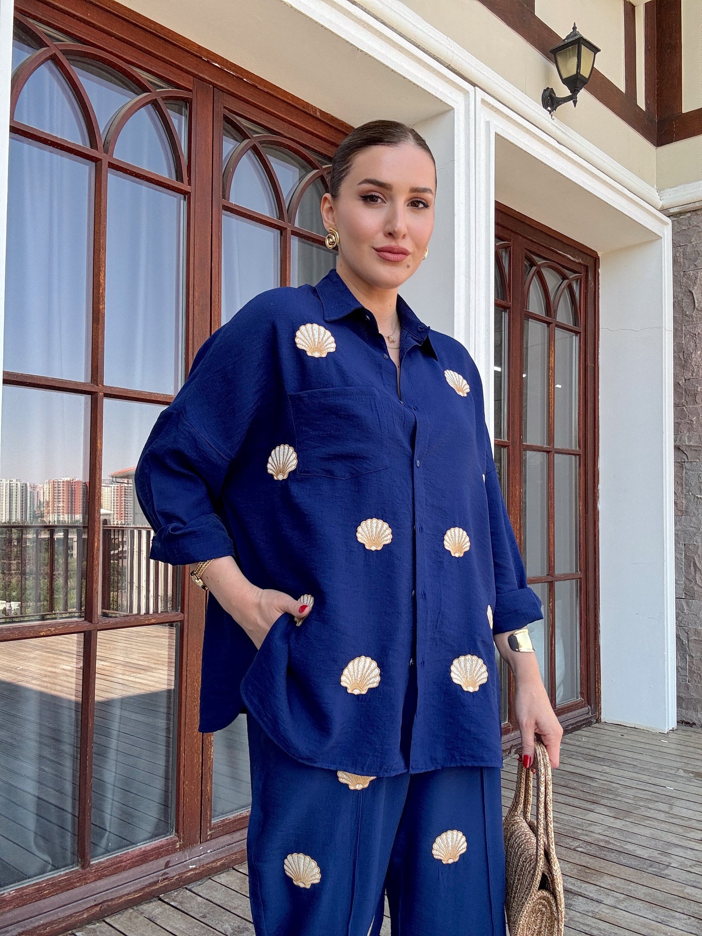 Deniz kabuğu nakış işlemeli keten takım LACİVERT