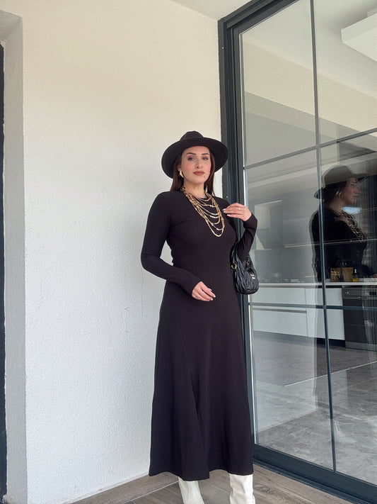 Bisiklet yaka yırtmaçlı fitilli elbise SİYAH