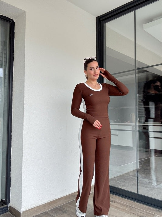 Parmak geçmeli oval yaka nakışlı takım Kahve