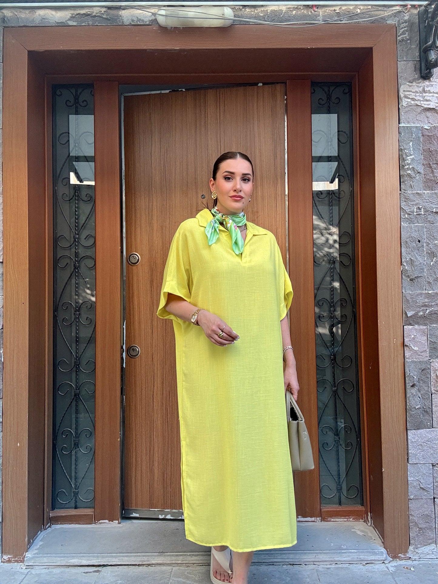 Yırtmaçlı Polo Yaka Elbise - SARI