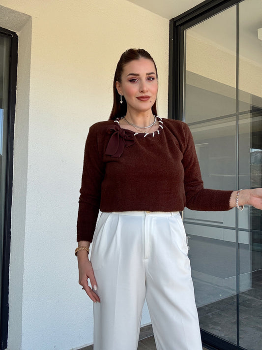 Yaka inci detaylı SİMLİ kazak KAHVERENGİ