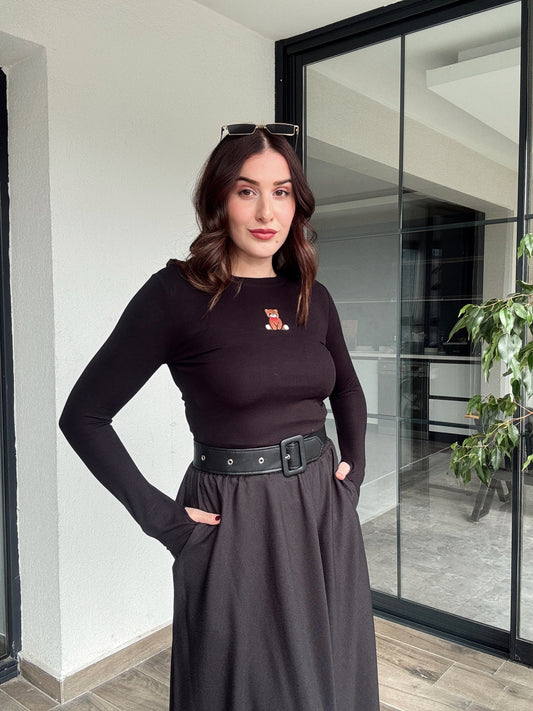 Bisiklet Yaka Ayıcık Nakışlı Bluz - SİYAH