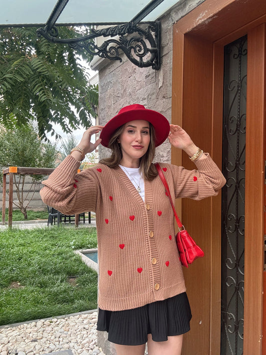 Küçük Kalpli Düğmeli Hırka - CAMEL