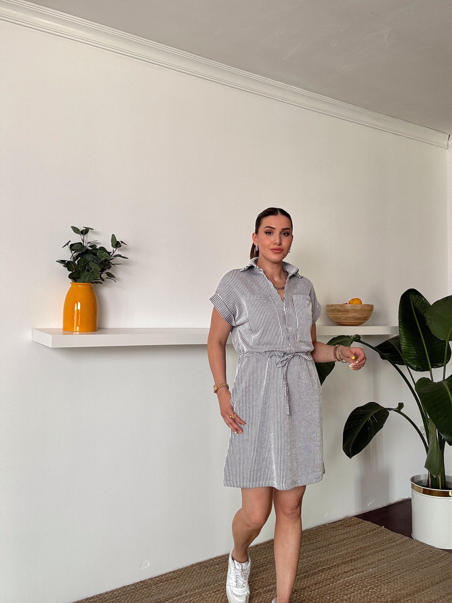 Çizgili Polo Yaka Bağlamalı elbise Füme