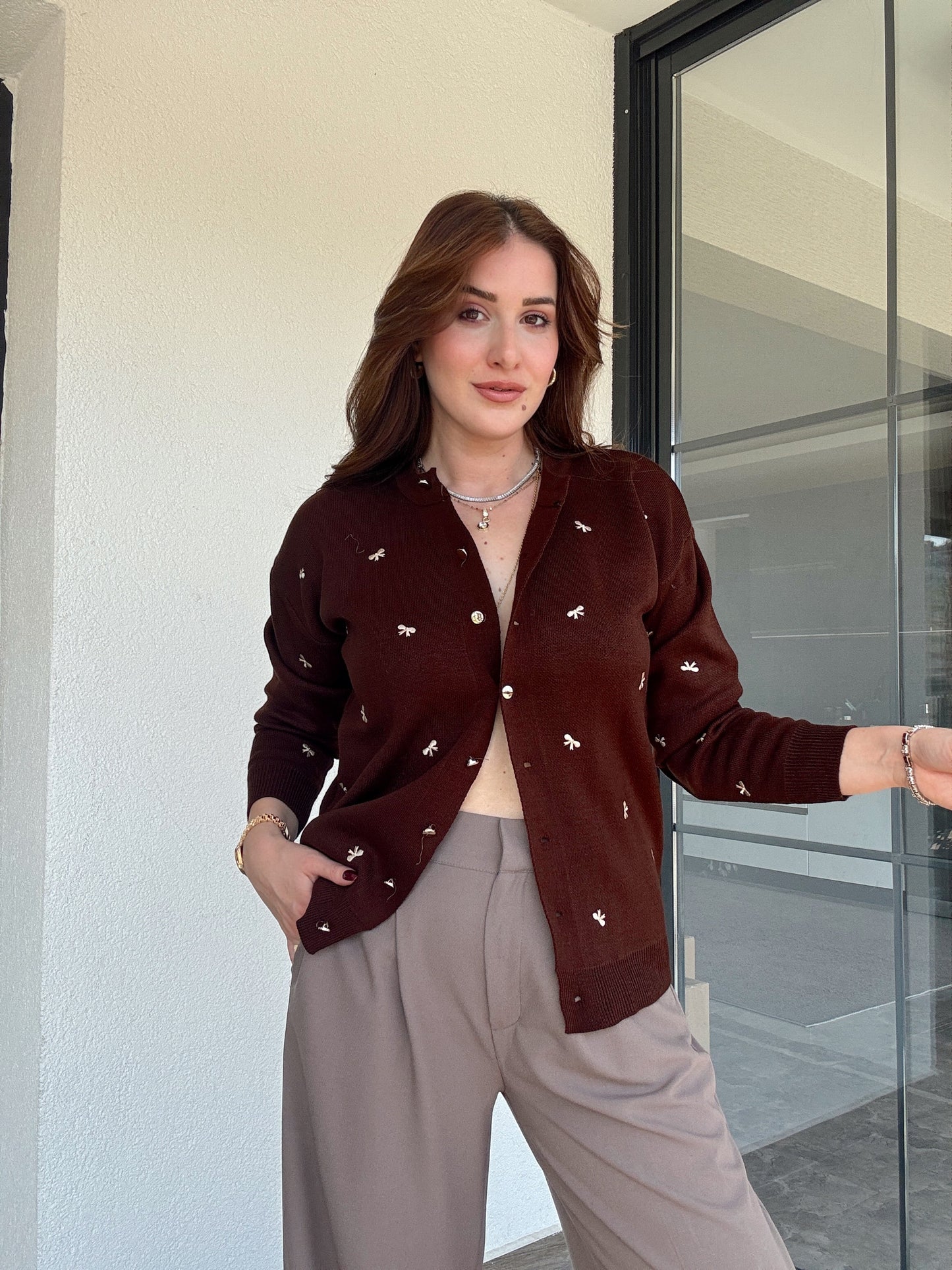 Kurdele nakış işlemeli hırka KAHVERENGİ