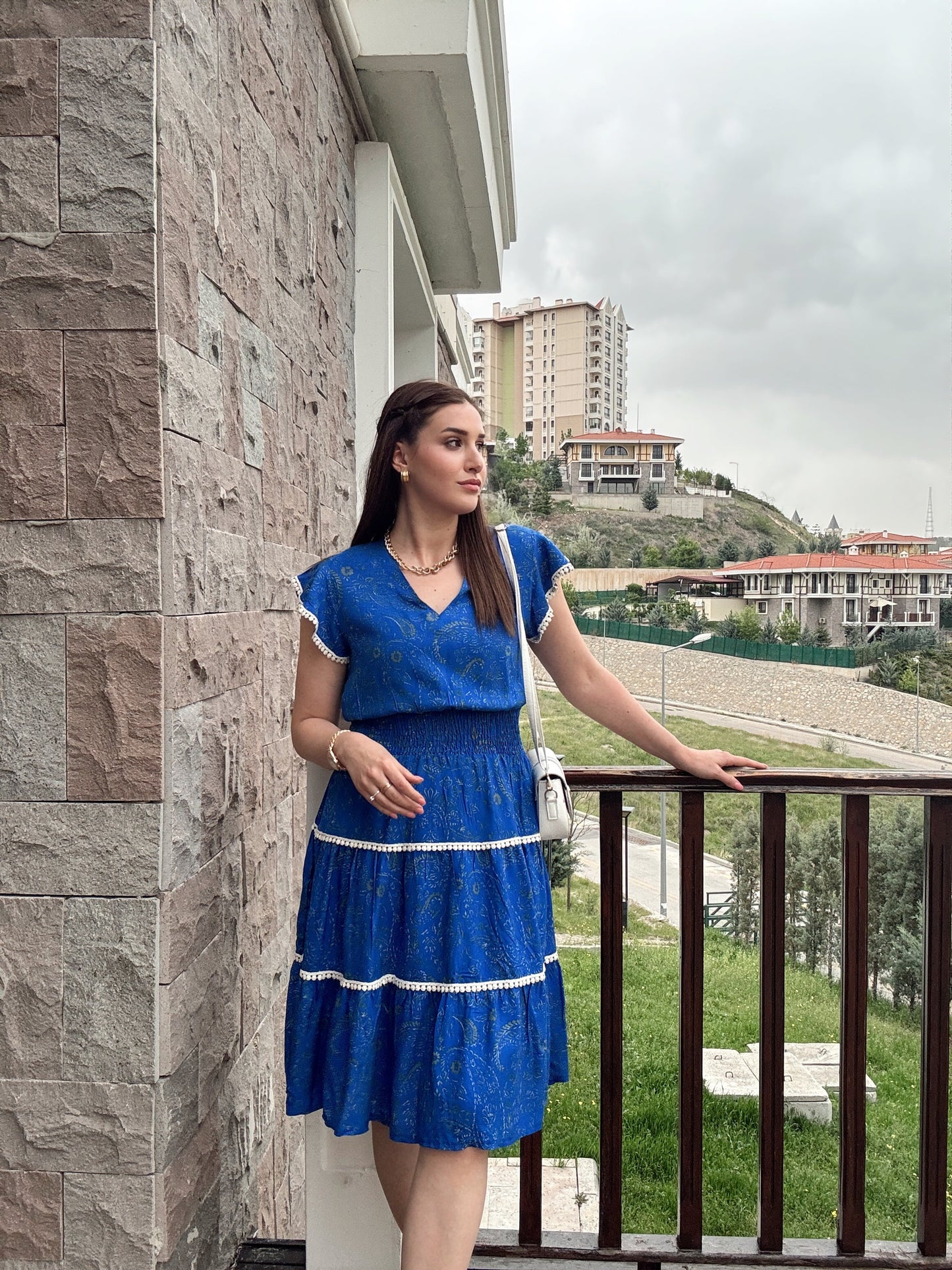 V yaka kol işleme detaylı elbise SAKS MAVİ