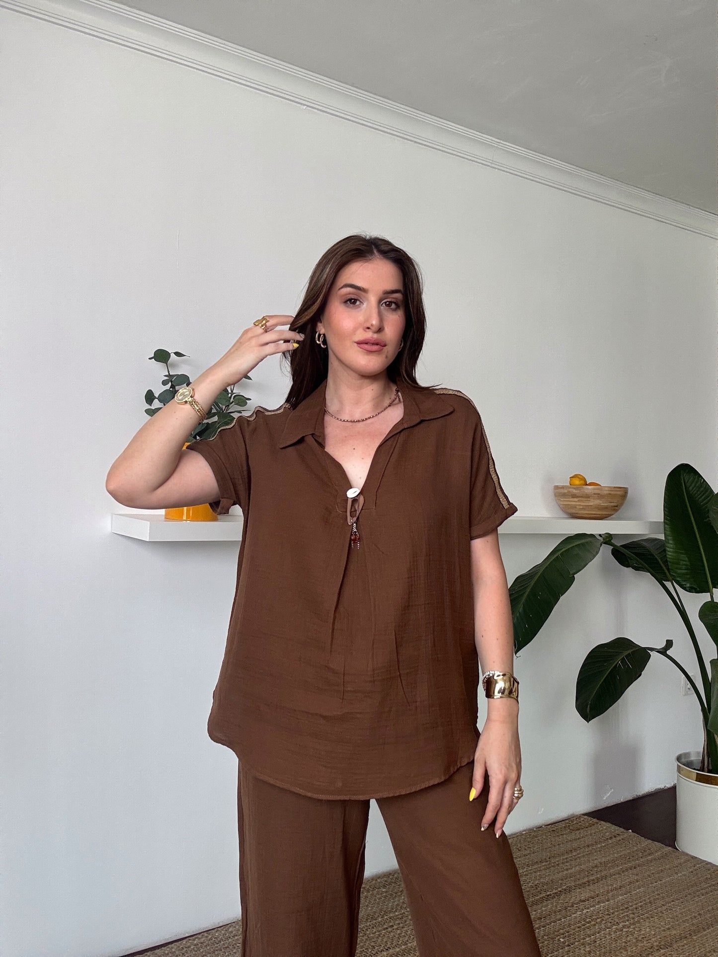 Broşlu Müslin Gömlek Kahve