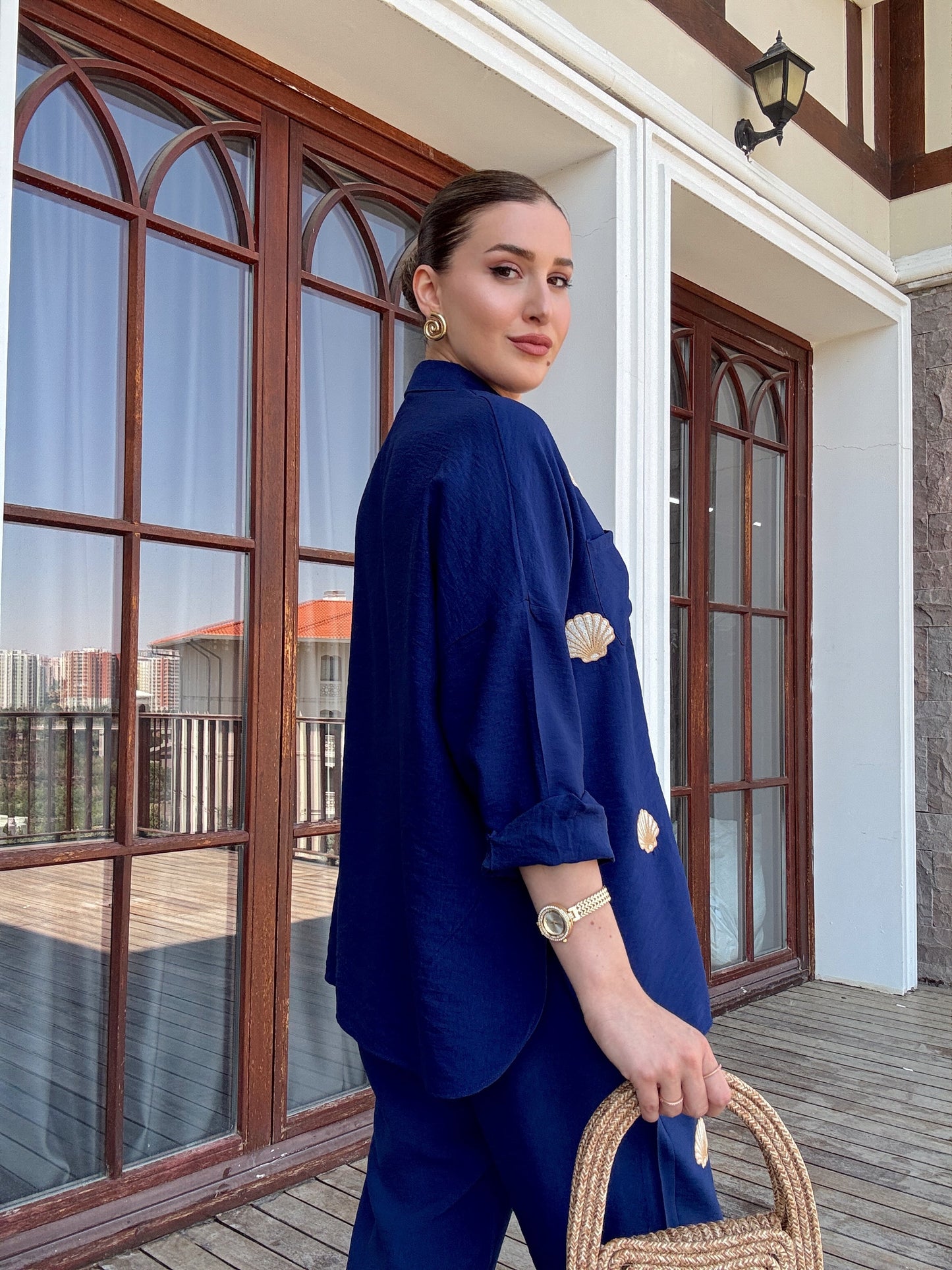 Deniz kabuğu nakış işlemeli keten takım LACİVERT
