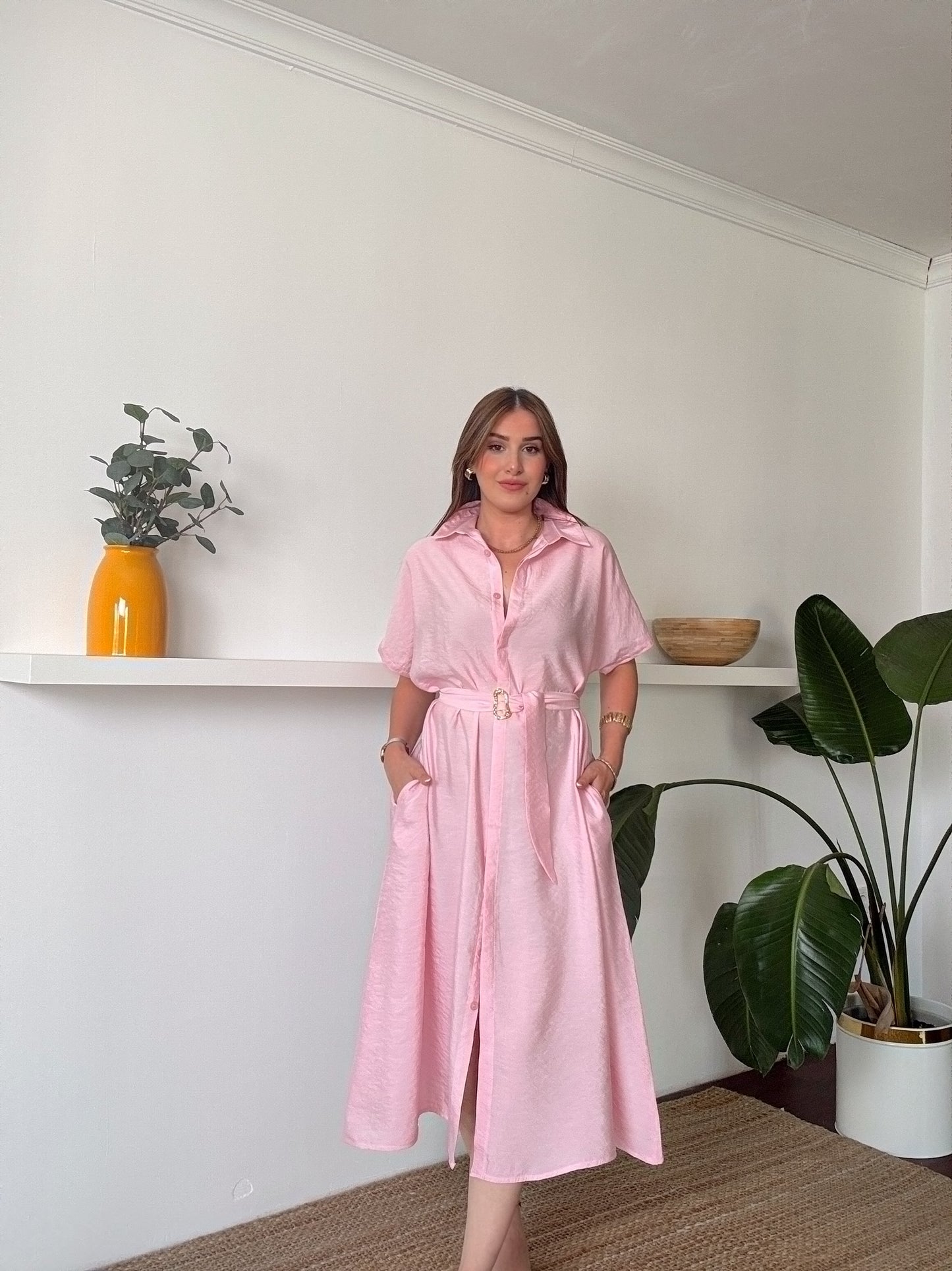 Bel kemerli gold tokalı düğmeli elbise PEMBE