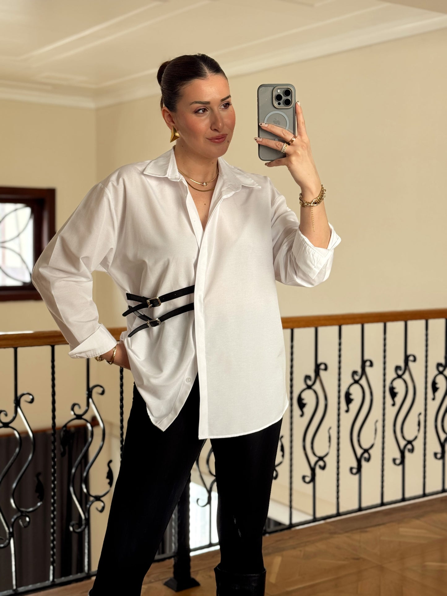 Kemer Detaylı Gömlek-BEYAZ