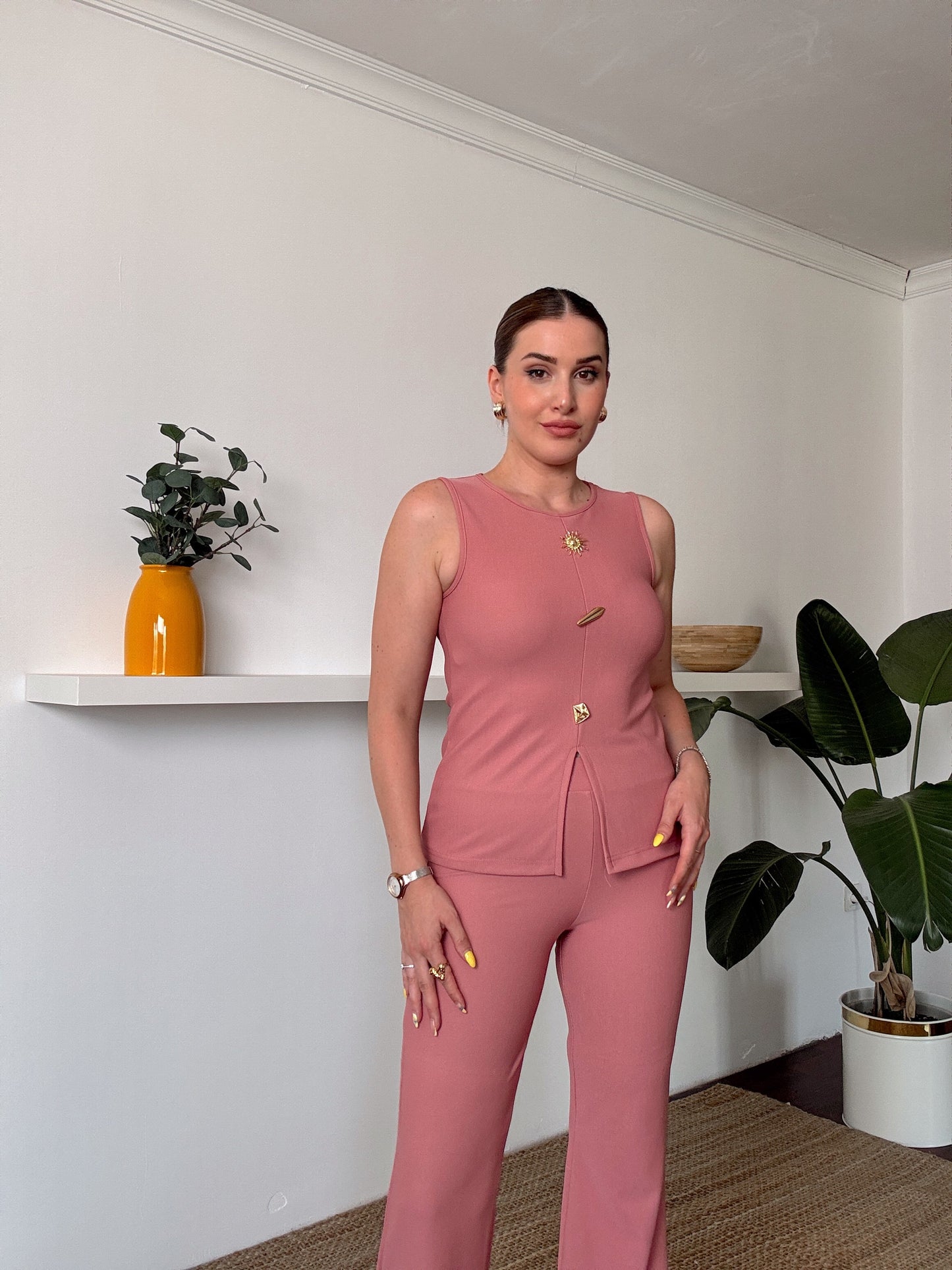 Düğmeli Aksesuarlı Takım Pudra