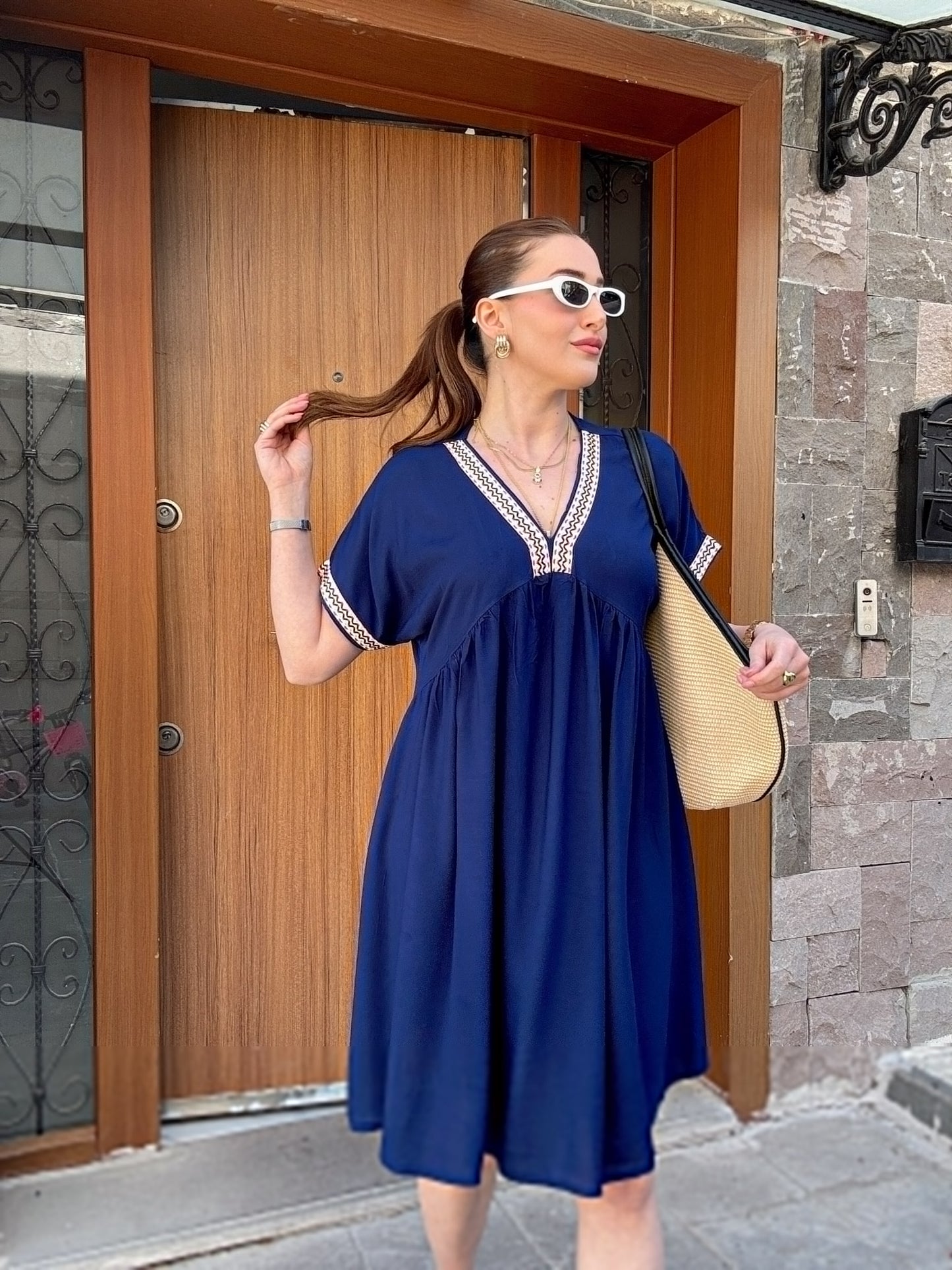 Yaka nakış işlemeli romantik elbise LACİVERT
