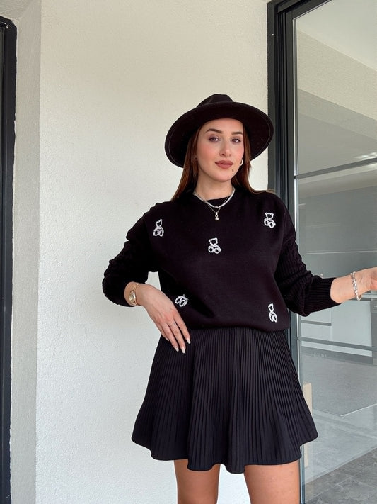 Taş işlemeli ayıcıklı kazak SİYAH