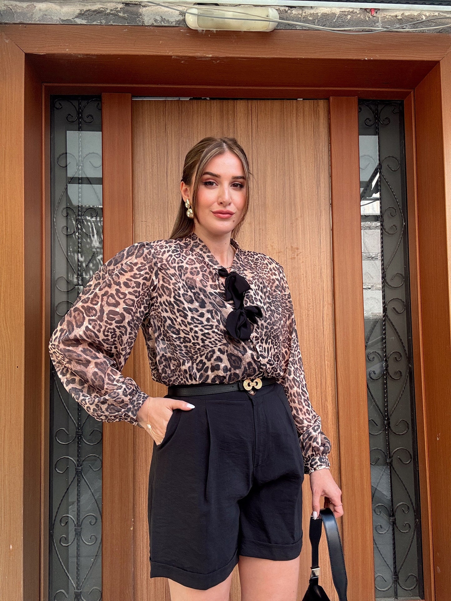 Kurdele detaylı leopar bluz KAHVE