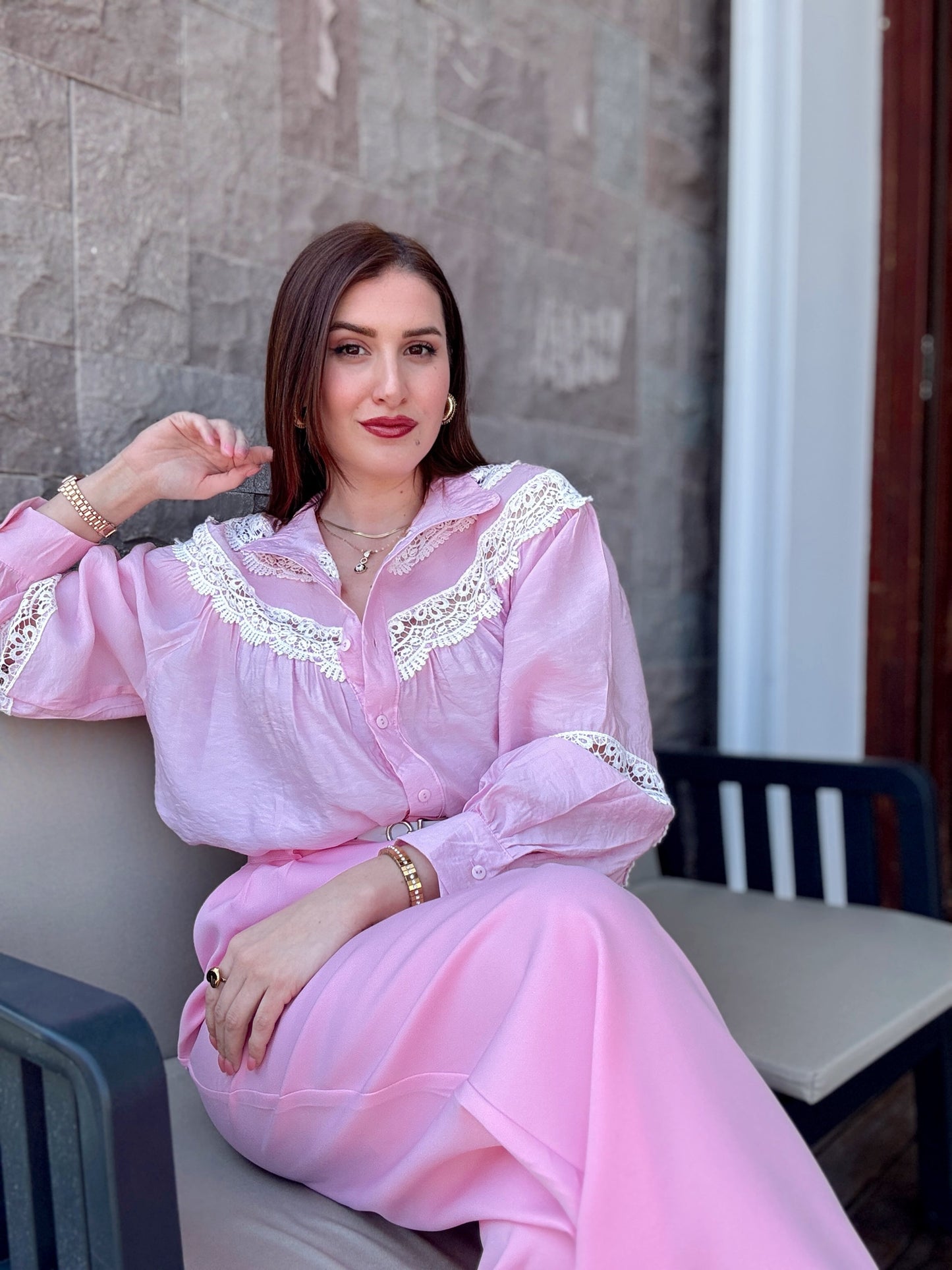 Güpür işlemeli hakim yaka gömlek -PEMBE
