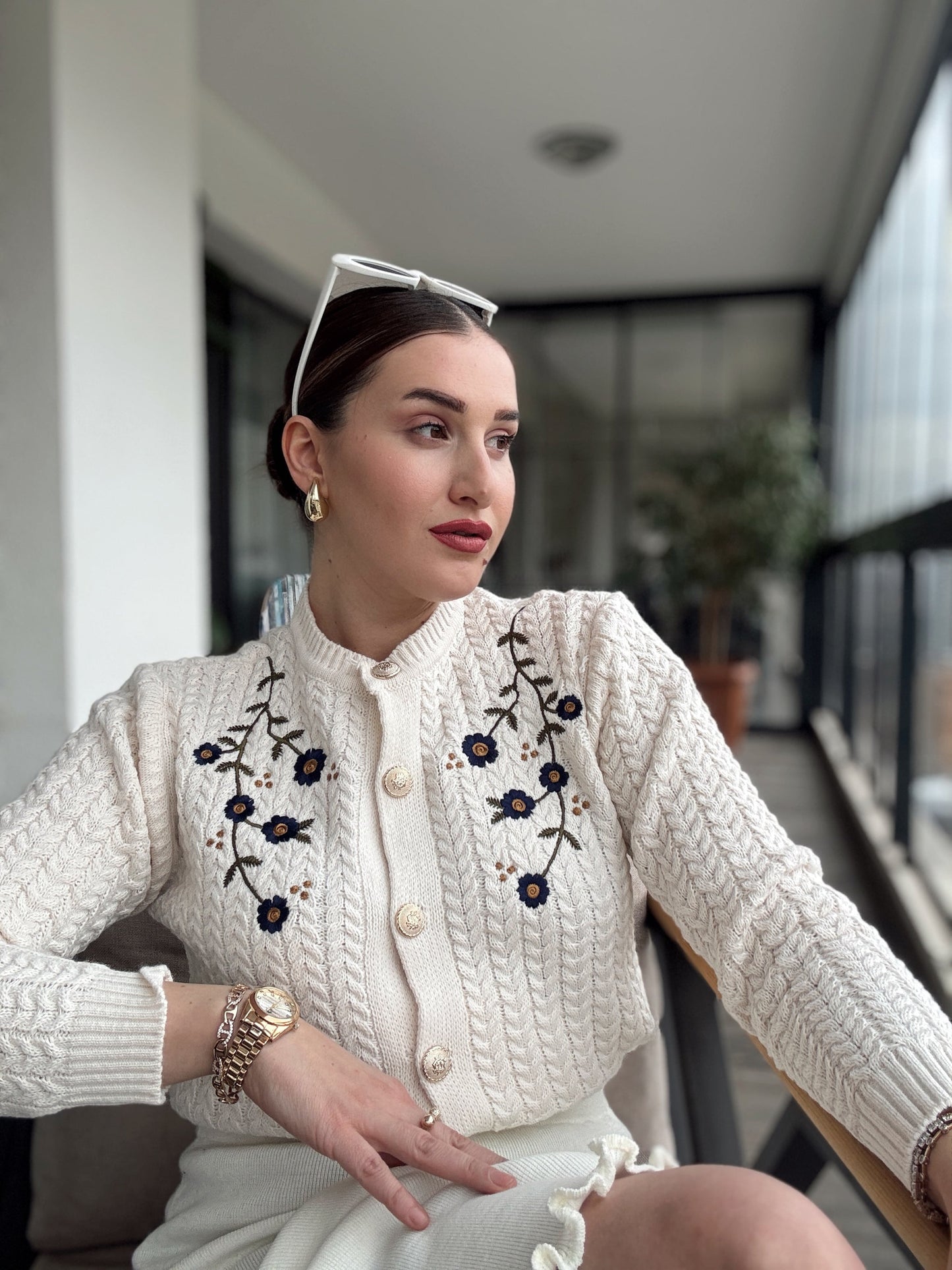 Çiçek Nakışlı Triko Hırka LATTE