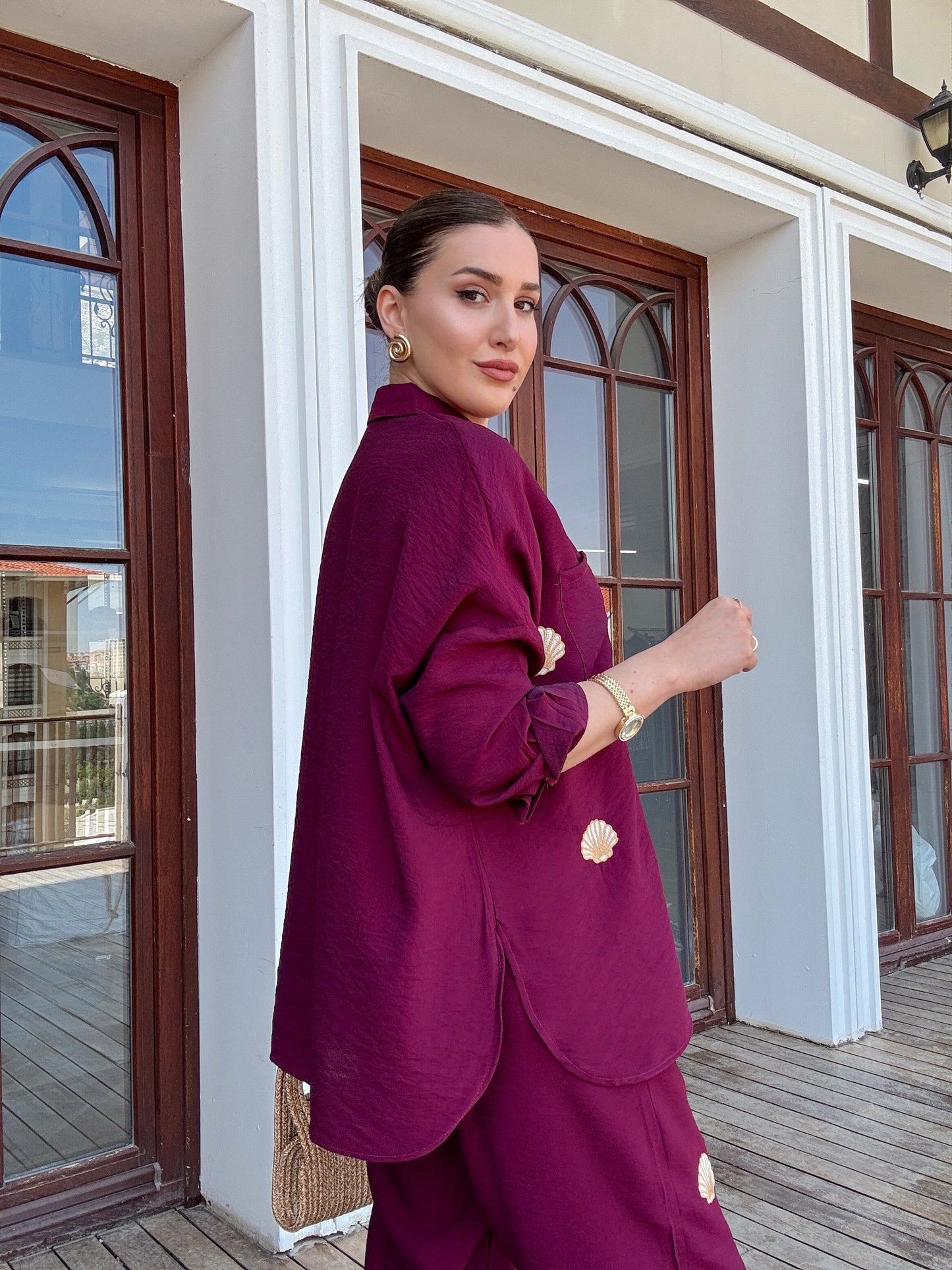 Deniz kabuğu nakış işlemeli keten takım BORDO