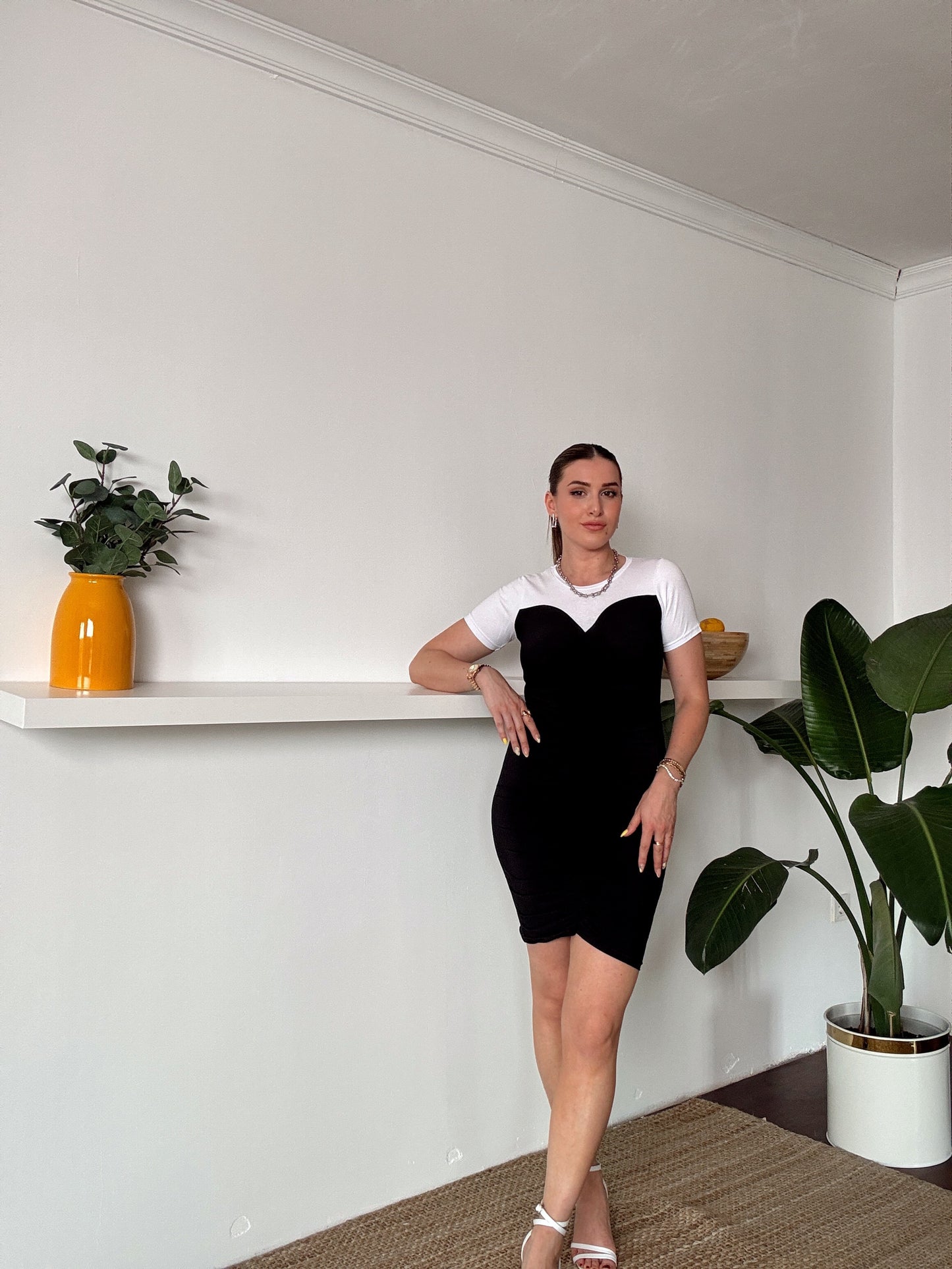 Kalp yaka sandy kumaş elbise SİYAH