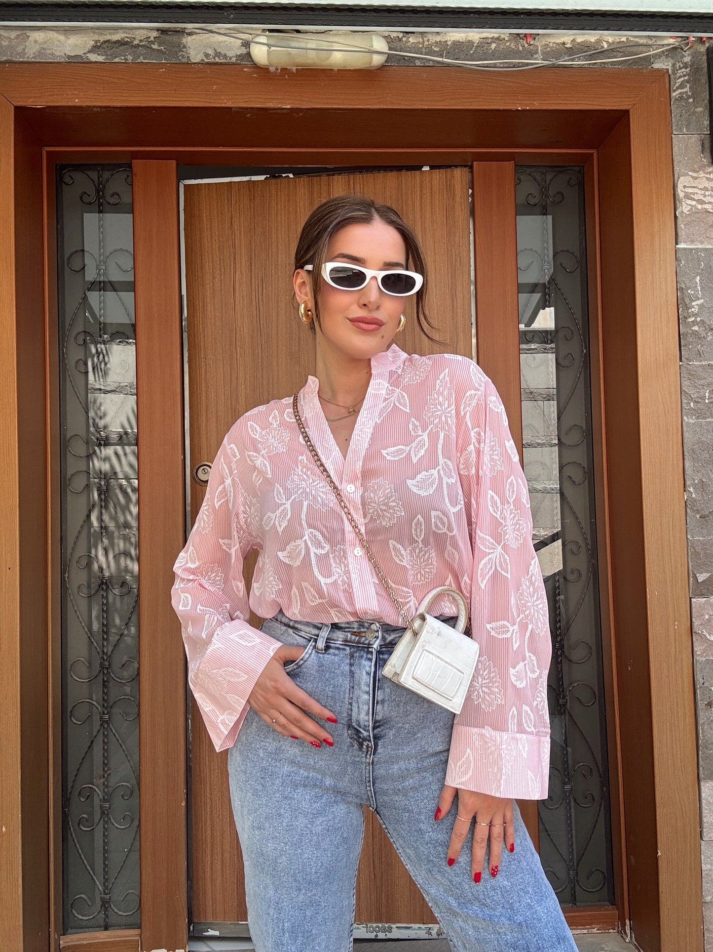 Yaprak detaylı transparan gömlek PEMBE