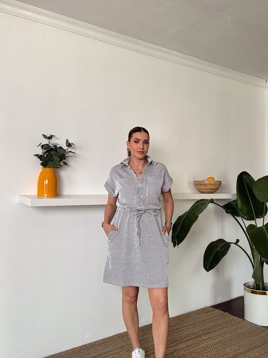 Çizgili Polo Yaka Bağlamalı elbise Füme