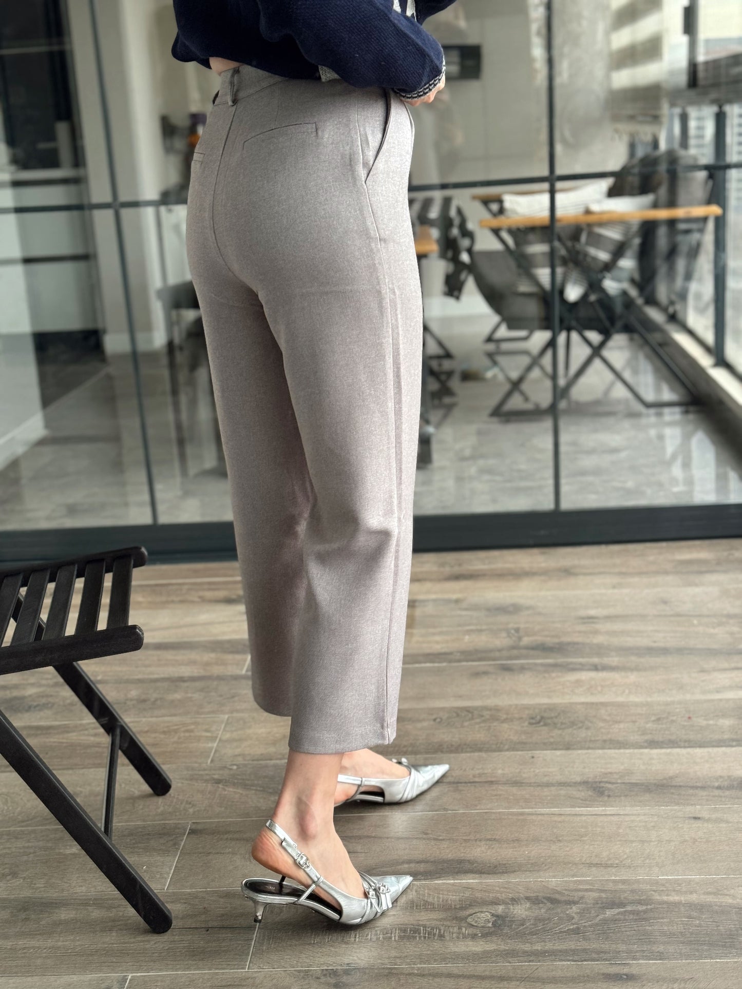 Yünefek Kumaş Fermuarlı Pantolon GRİ