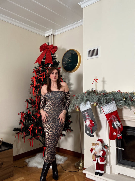 Sandy kumaş madonna yaka arkası yırtmaçlı elbise-LEOPAR