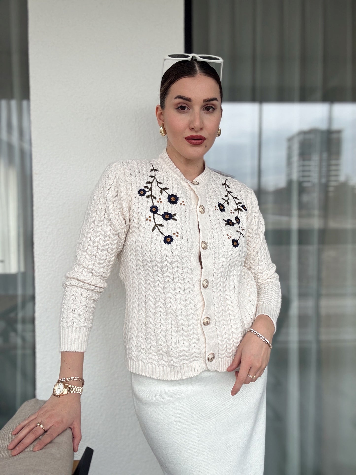 Çiçek Nakışlı Triko Hırka LATTE