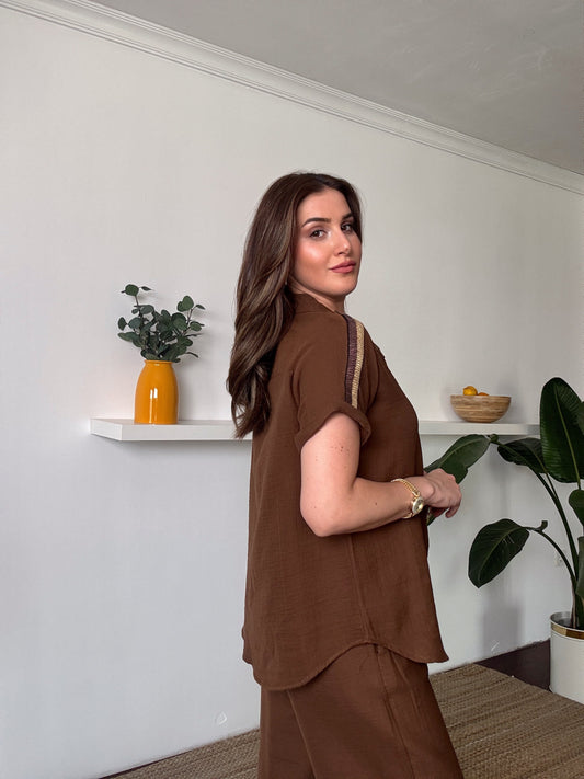 Broşlu Müslin Gömlek Kahve