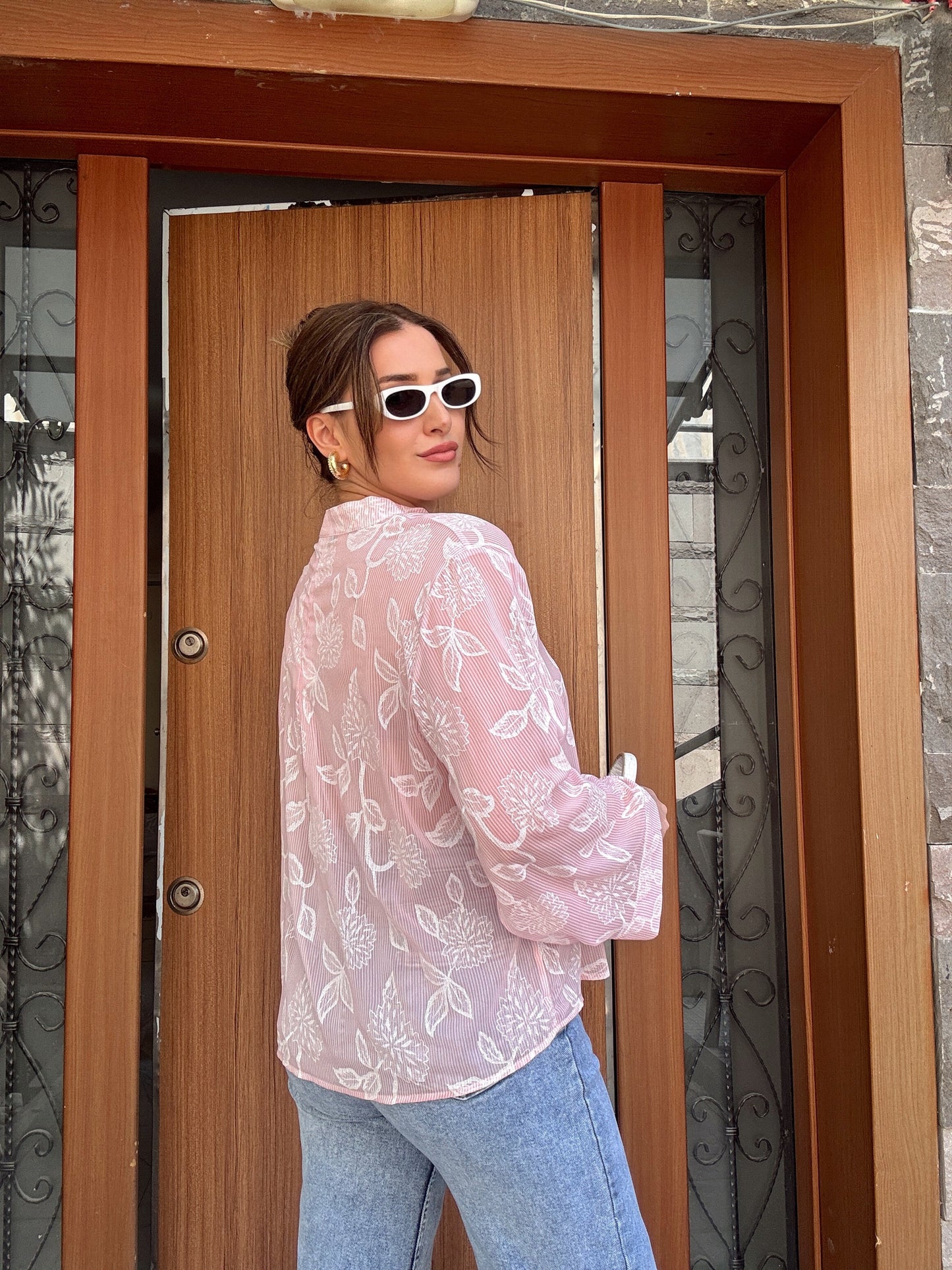 Yaprak detaylı transparan gömlek PEMBE