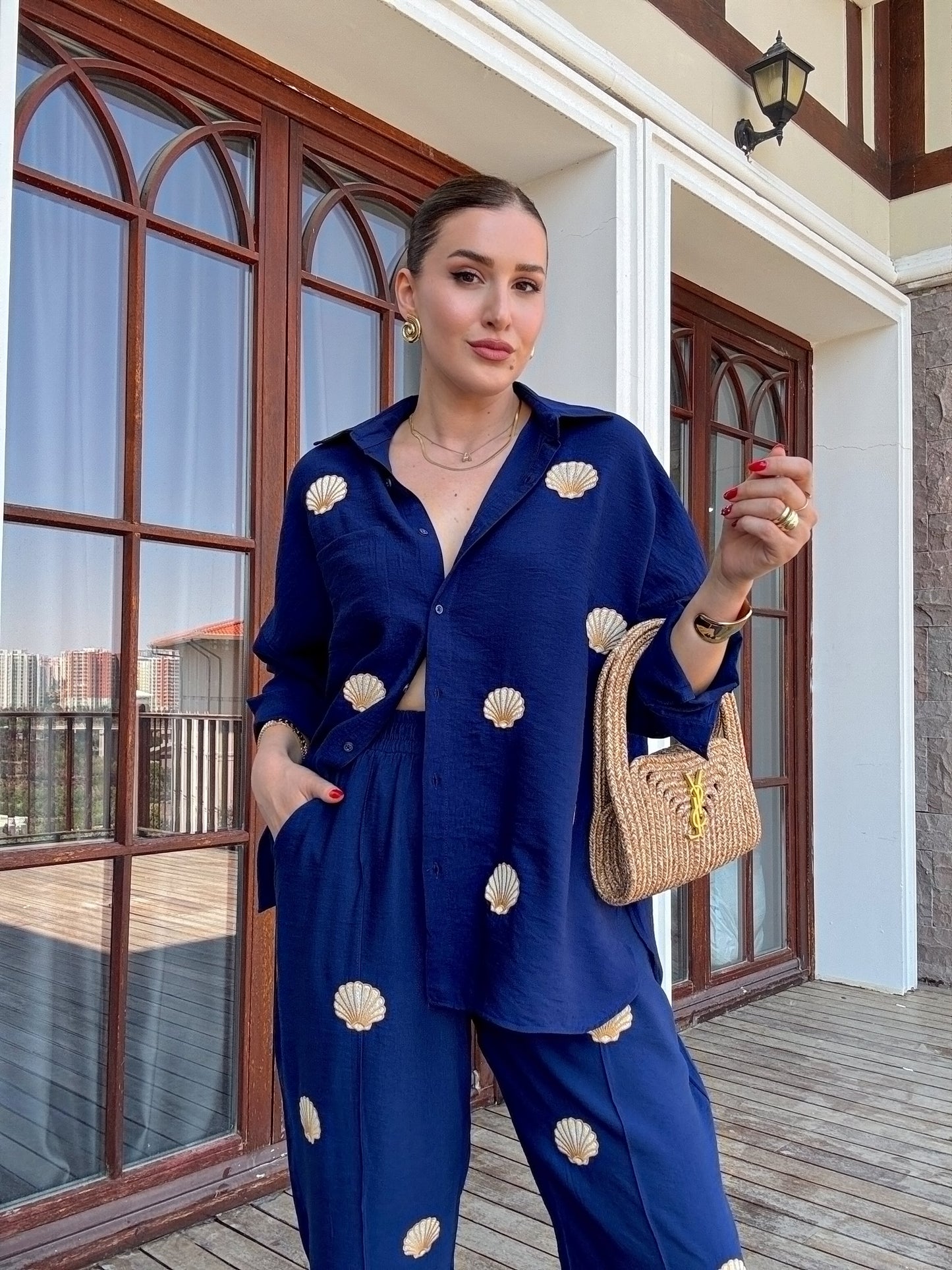 Deniz kabuğu nakış işlemeli keten takım LACİVERT