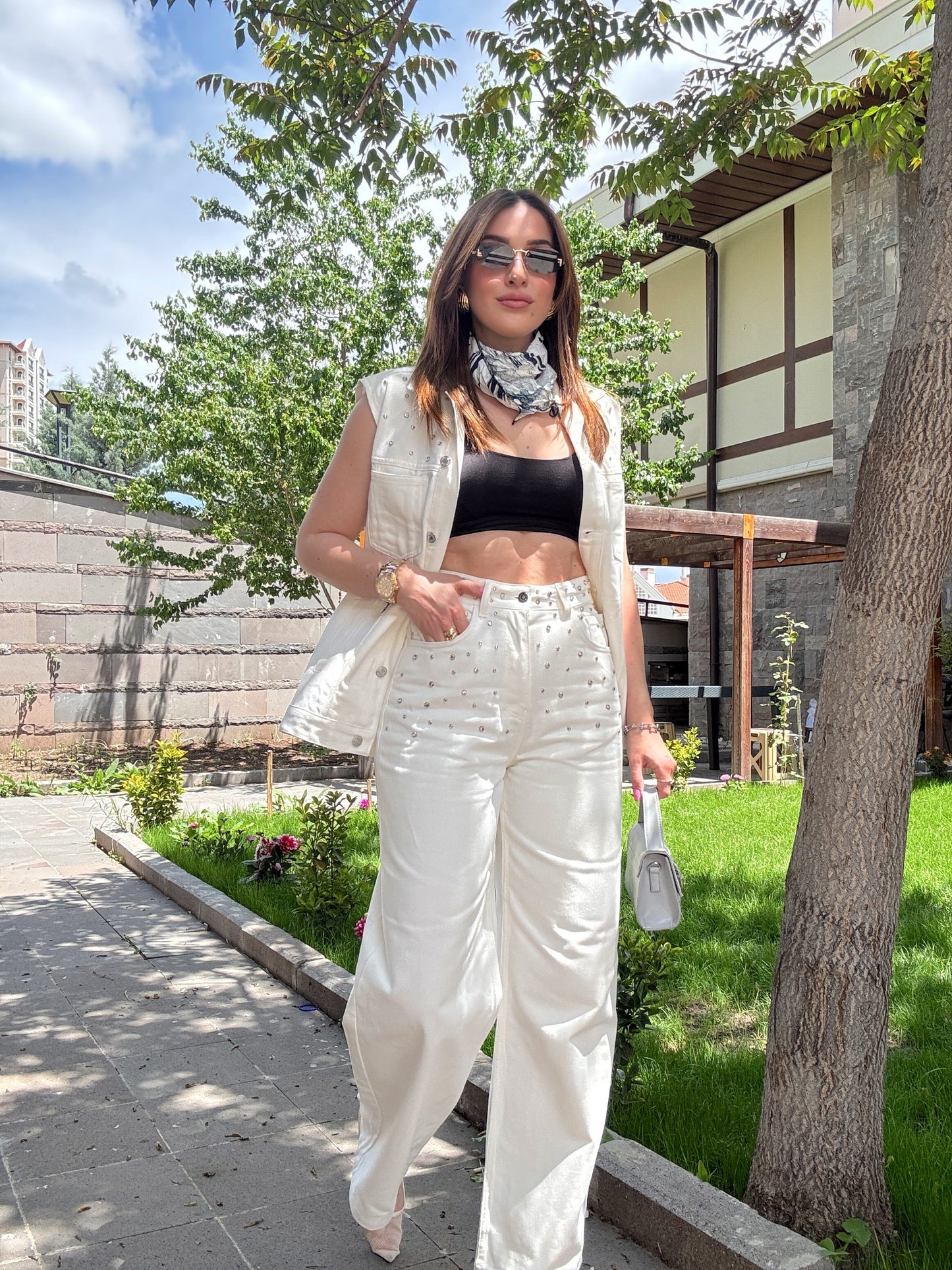Twst model taş işlemeli jean takım BEYAZ