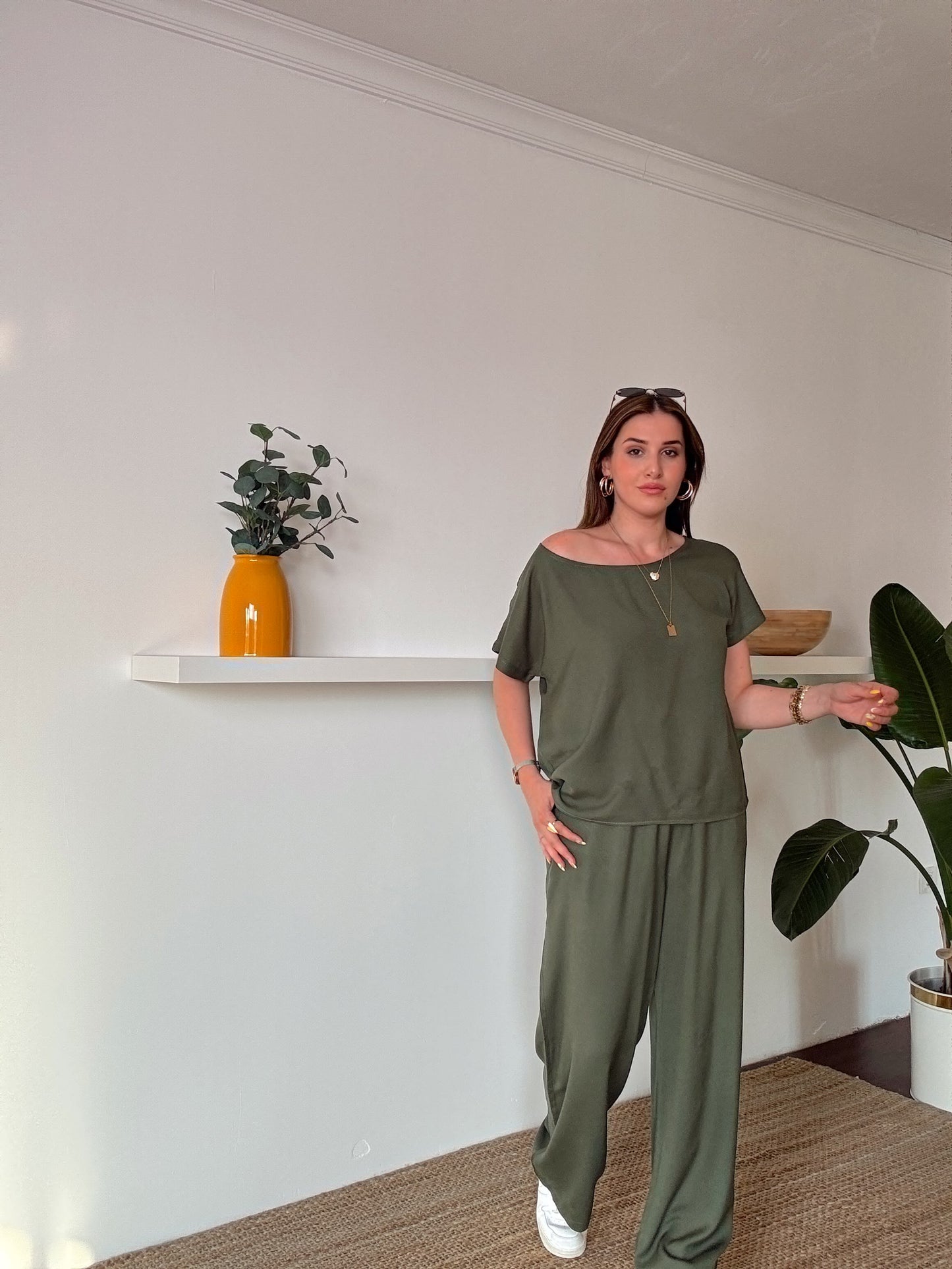 Düşük omuz detaylı tensel kumaş takım HAKİ