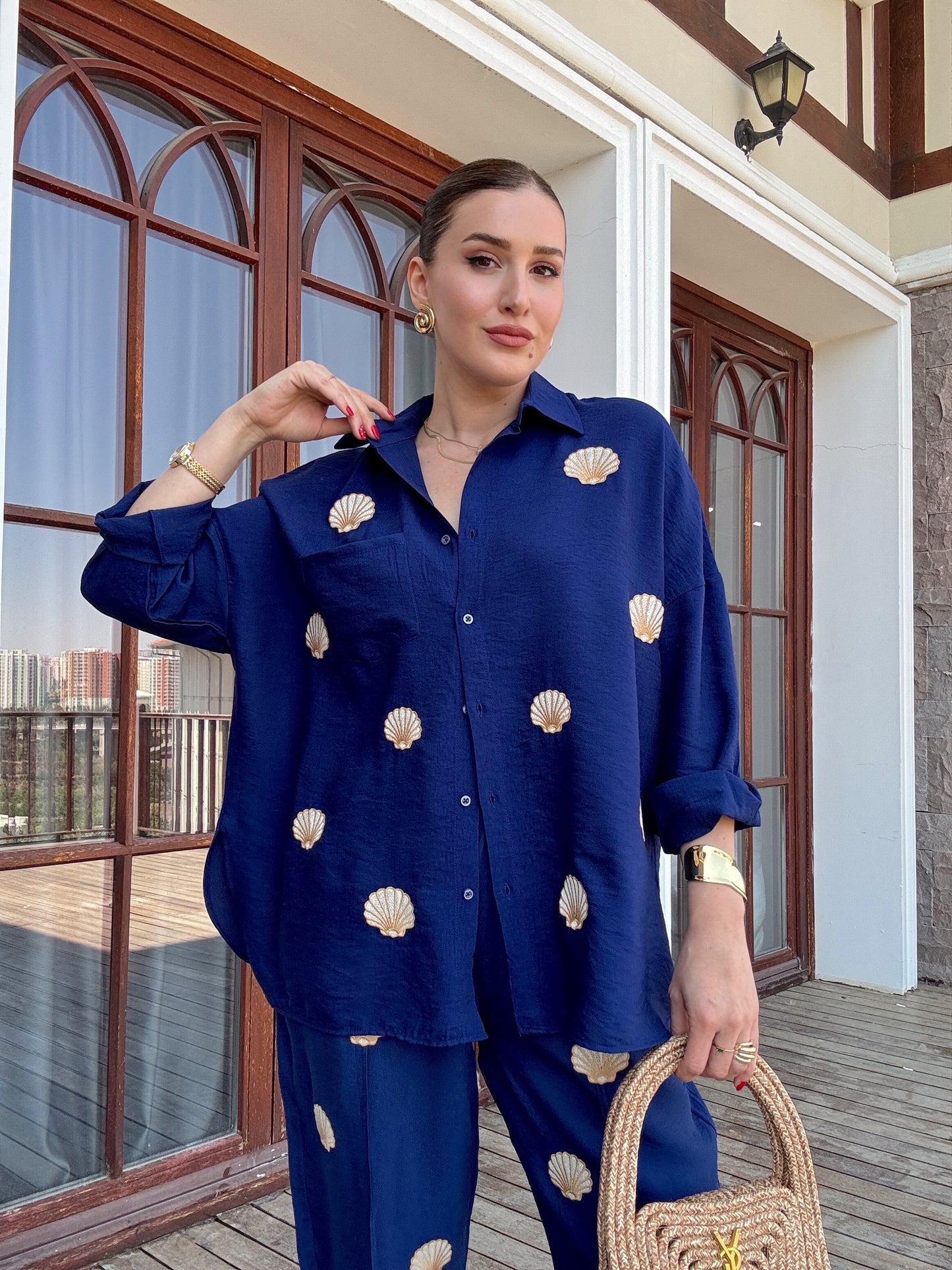Deniz kabuğu nakış işlemeli keten takım LACİVERT