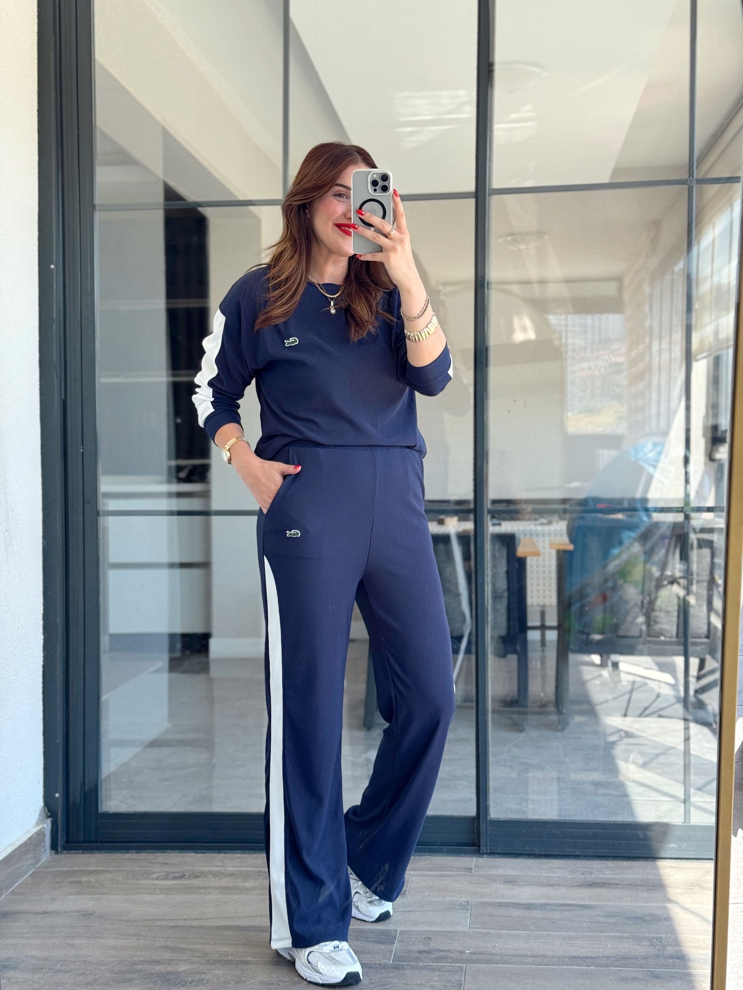 Nakışlı Pantolonlu Takım Lacivert