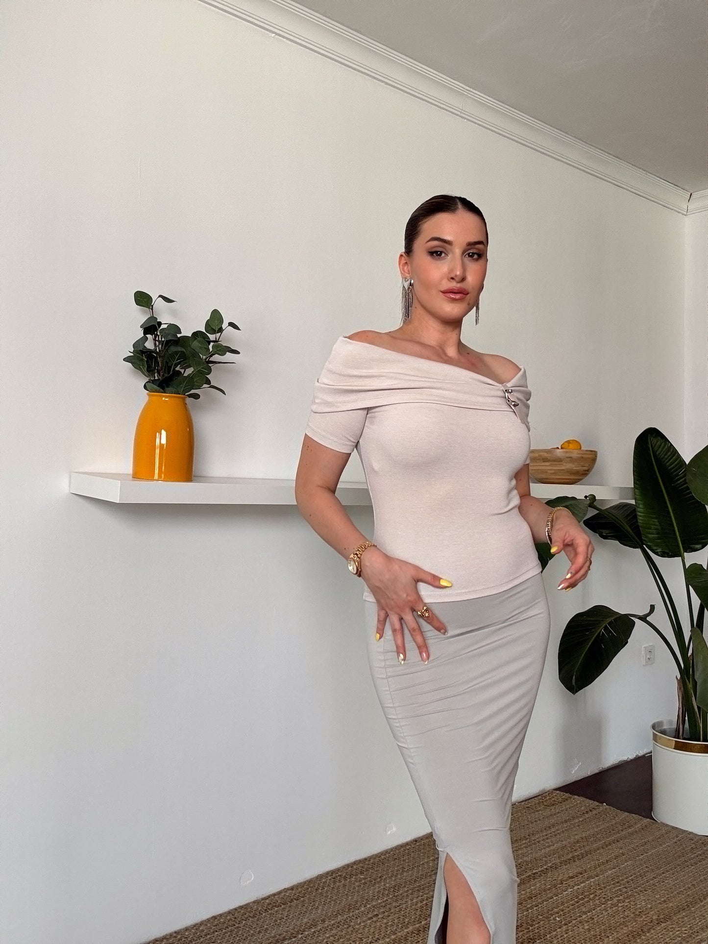 Madonna yaka kemer aksesuarlı bluz TAŞ