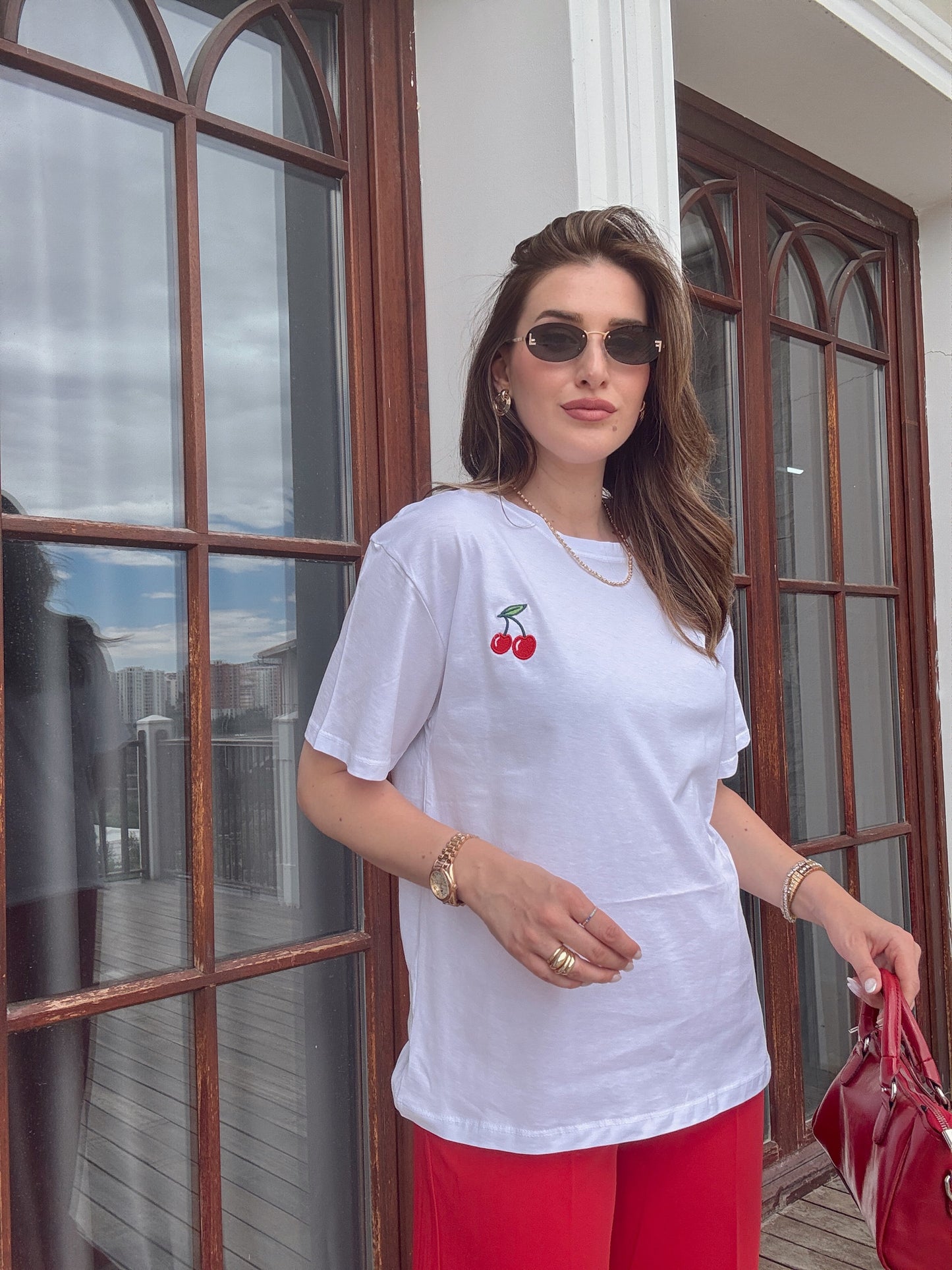 Kiraz nakış detaylı tişört BEYAZ