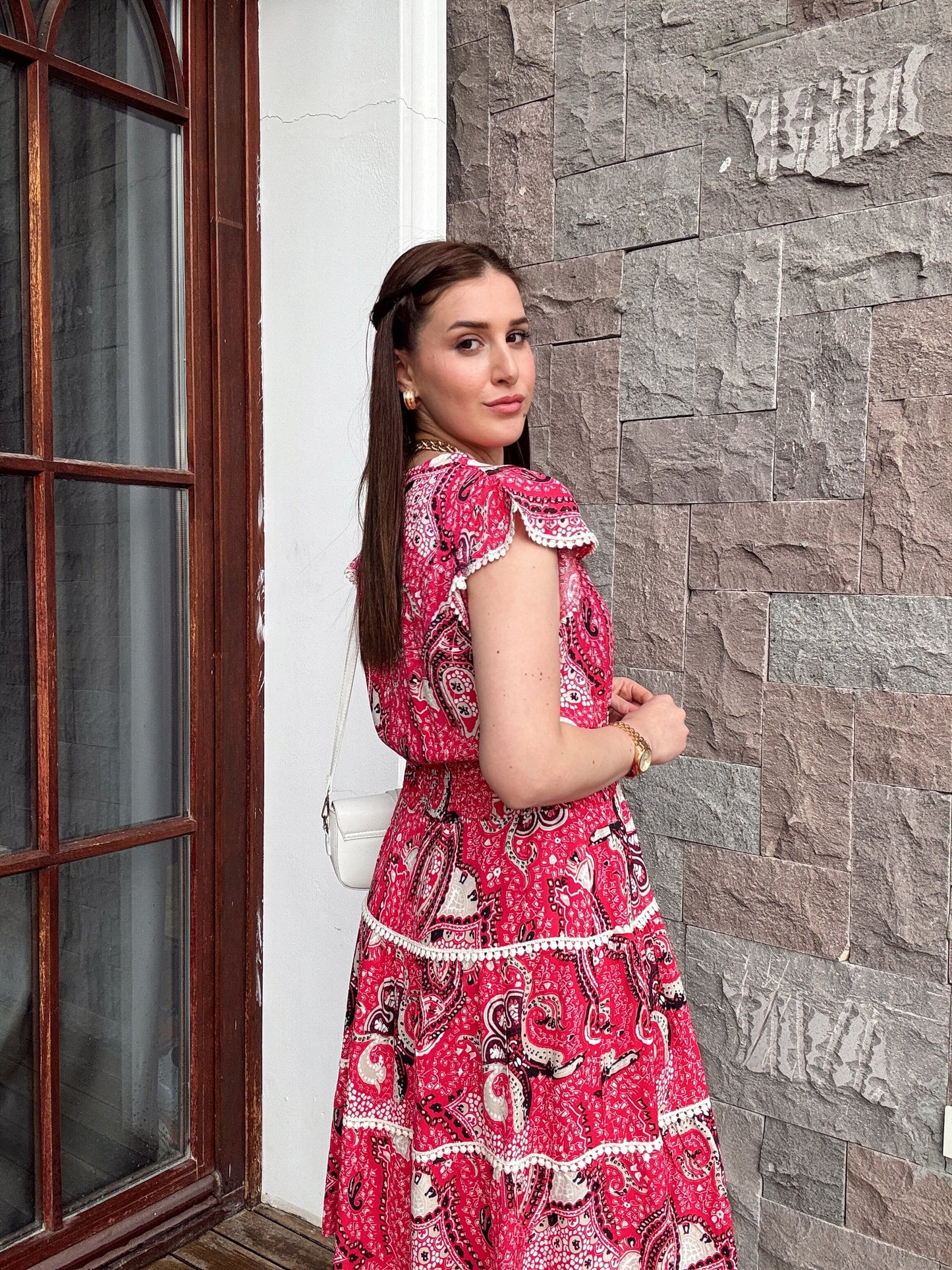 V yaka kol işleme detaylı elbise PEMBE
