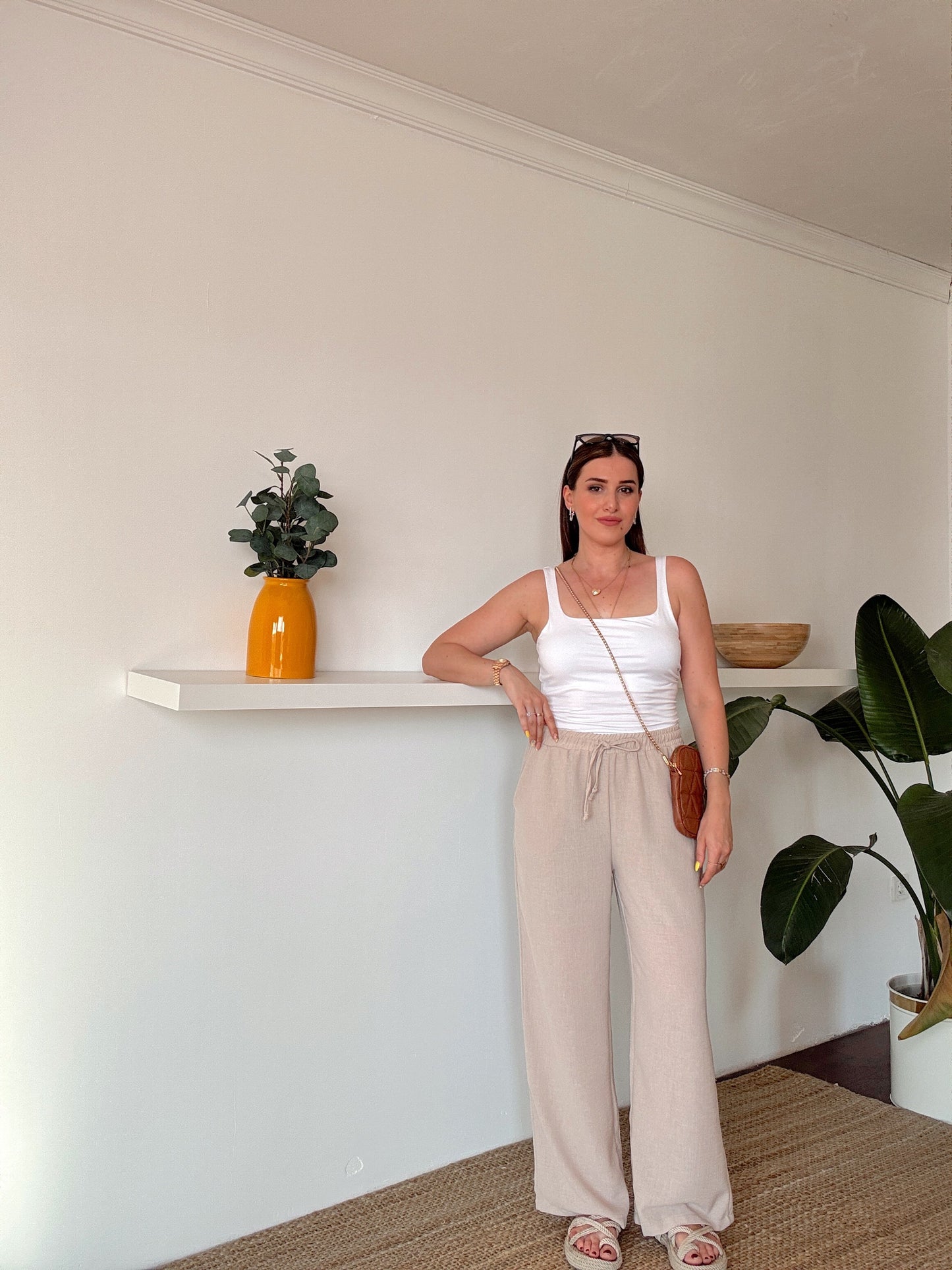 Bel lastik detaylı bol paça keten pantolon -TAŞ