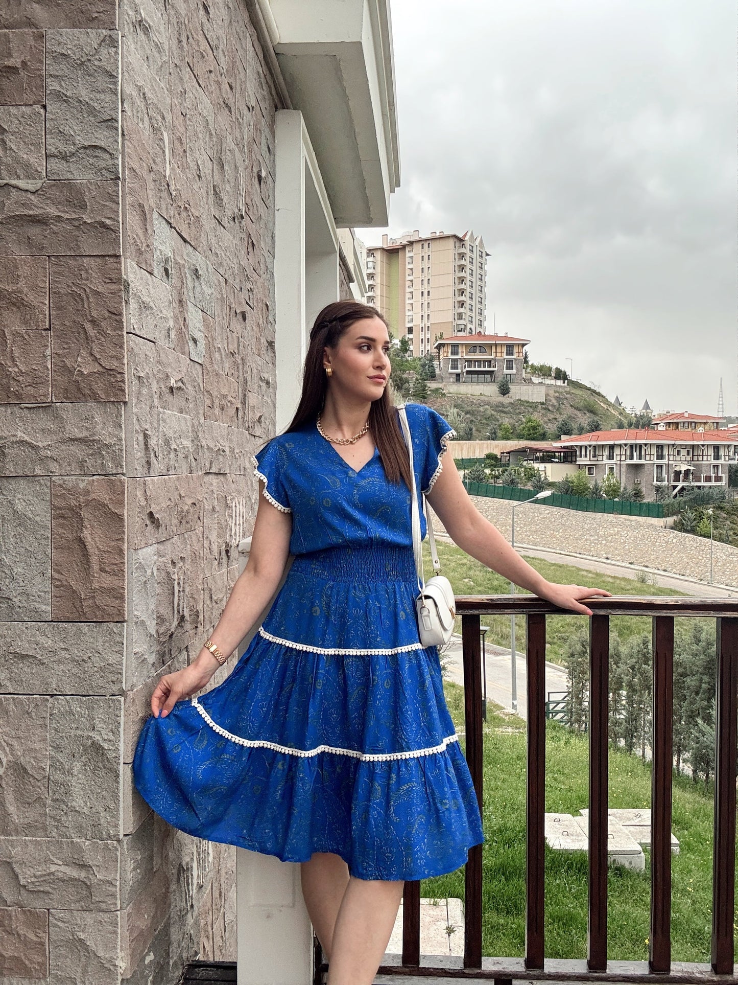 V yaka kol işleme detaylı elbise SAKS MAVİ