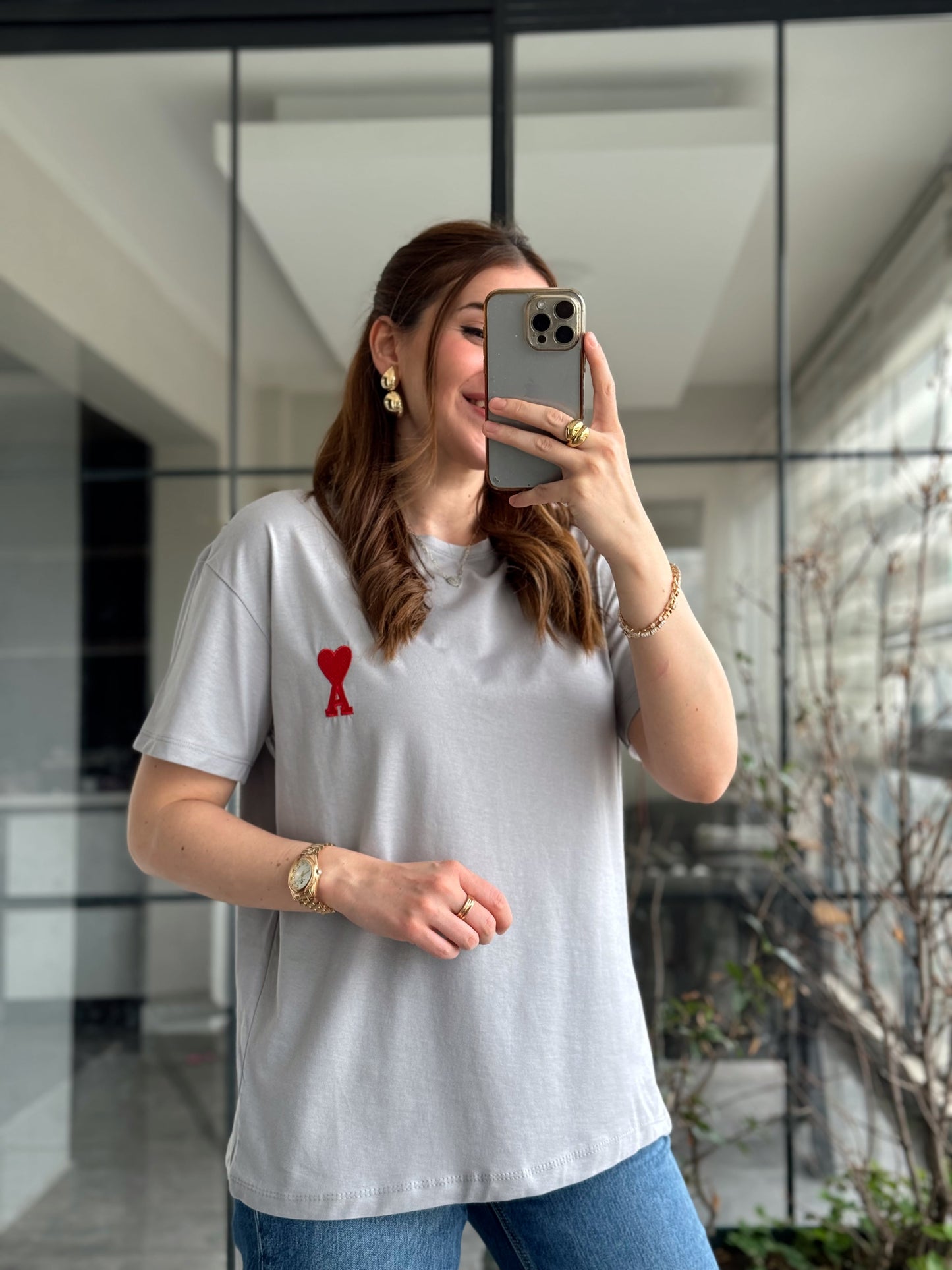 A Nakış İşlemeli Tişört - GRİ