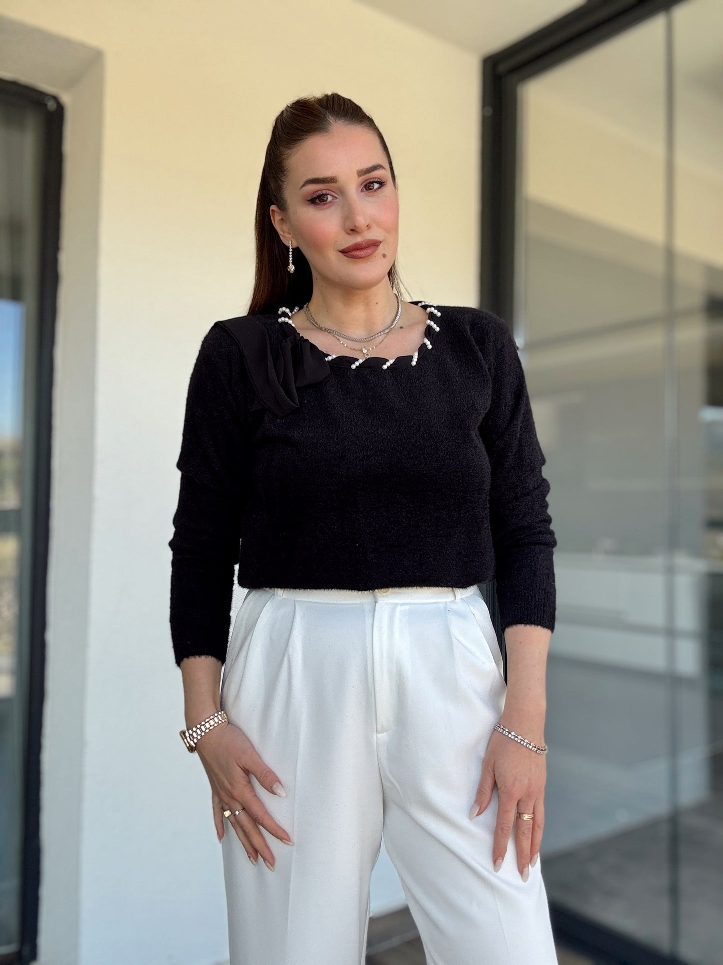 Yaka inci detaylı SİMLİ kazak SİYAH