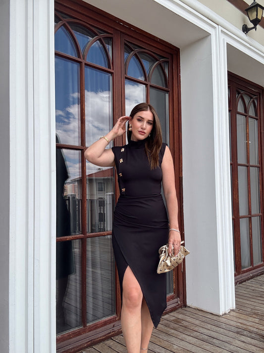 Düğme detaylı yırtmaçlı elbise SİYAH