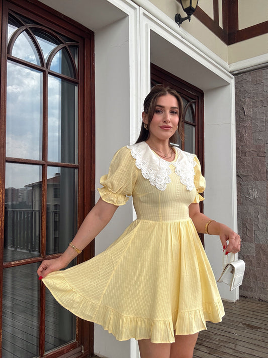 Güpür yaka detaylı keten elbise SARI