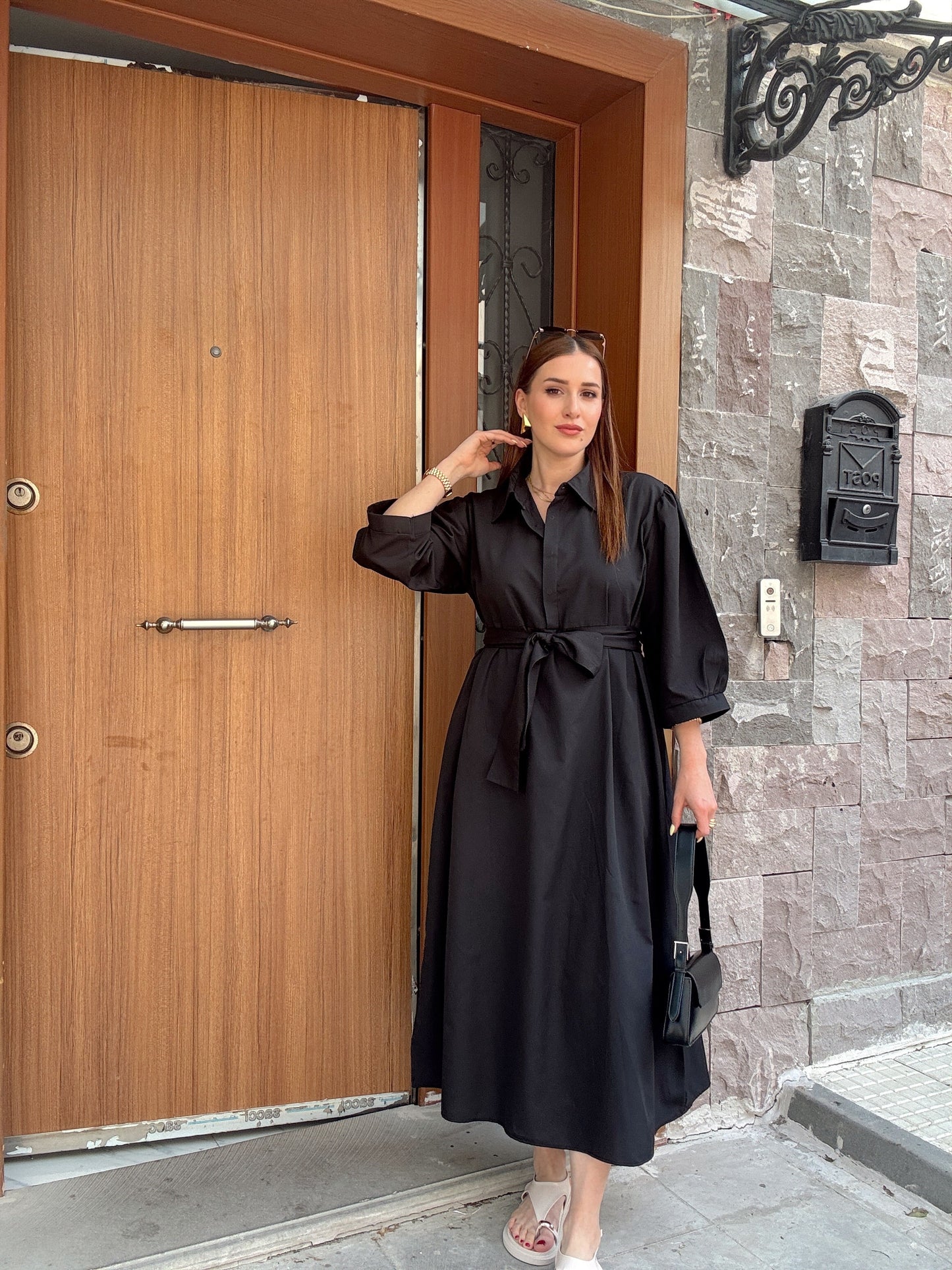 Kuşak detaylı düğmeli poplin elbise SİYAH