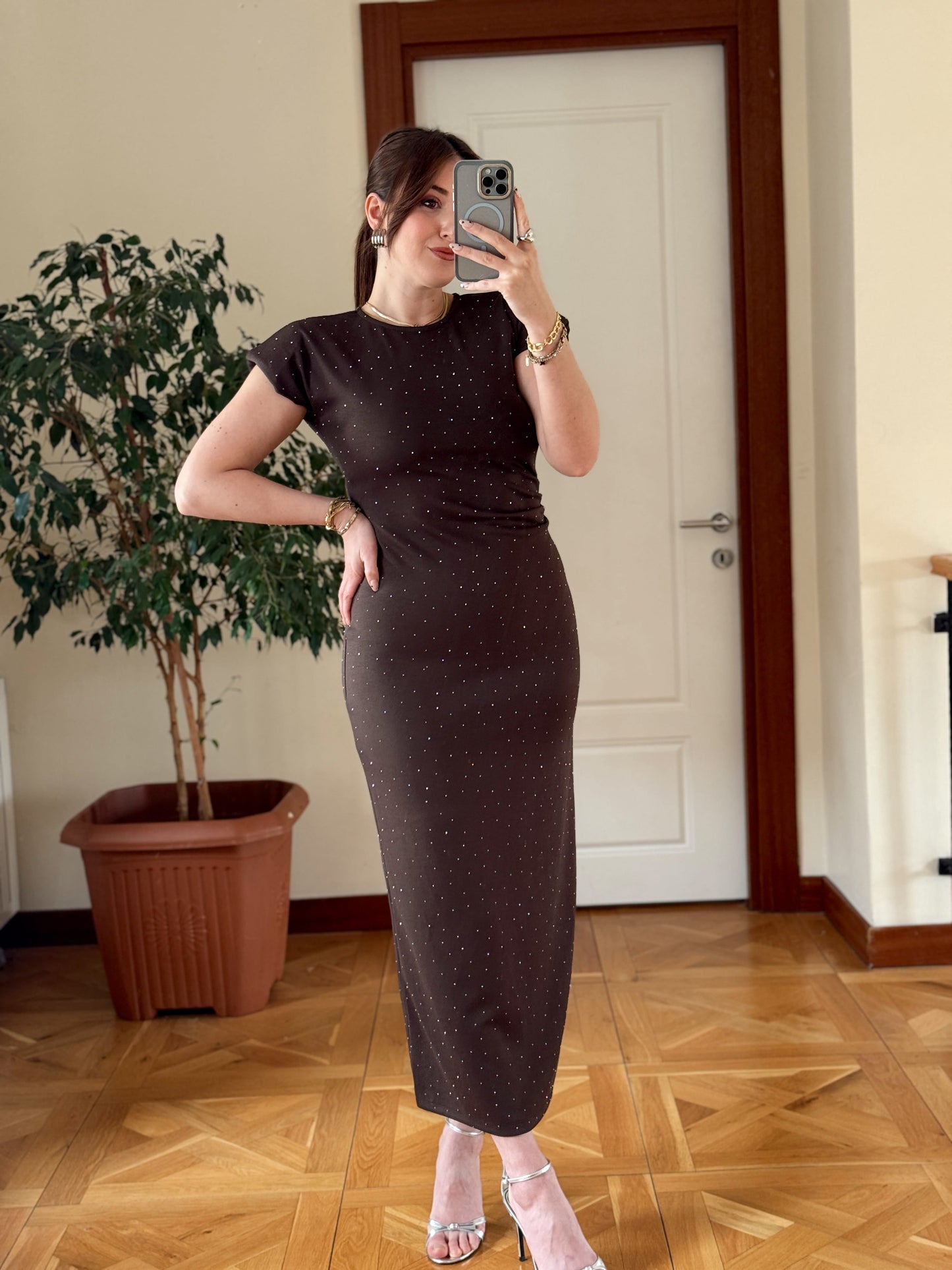 Vatkalı Taşlı Kısa Kol Elbise-KAHVERENGİ