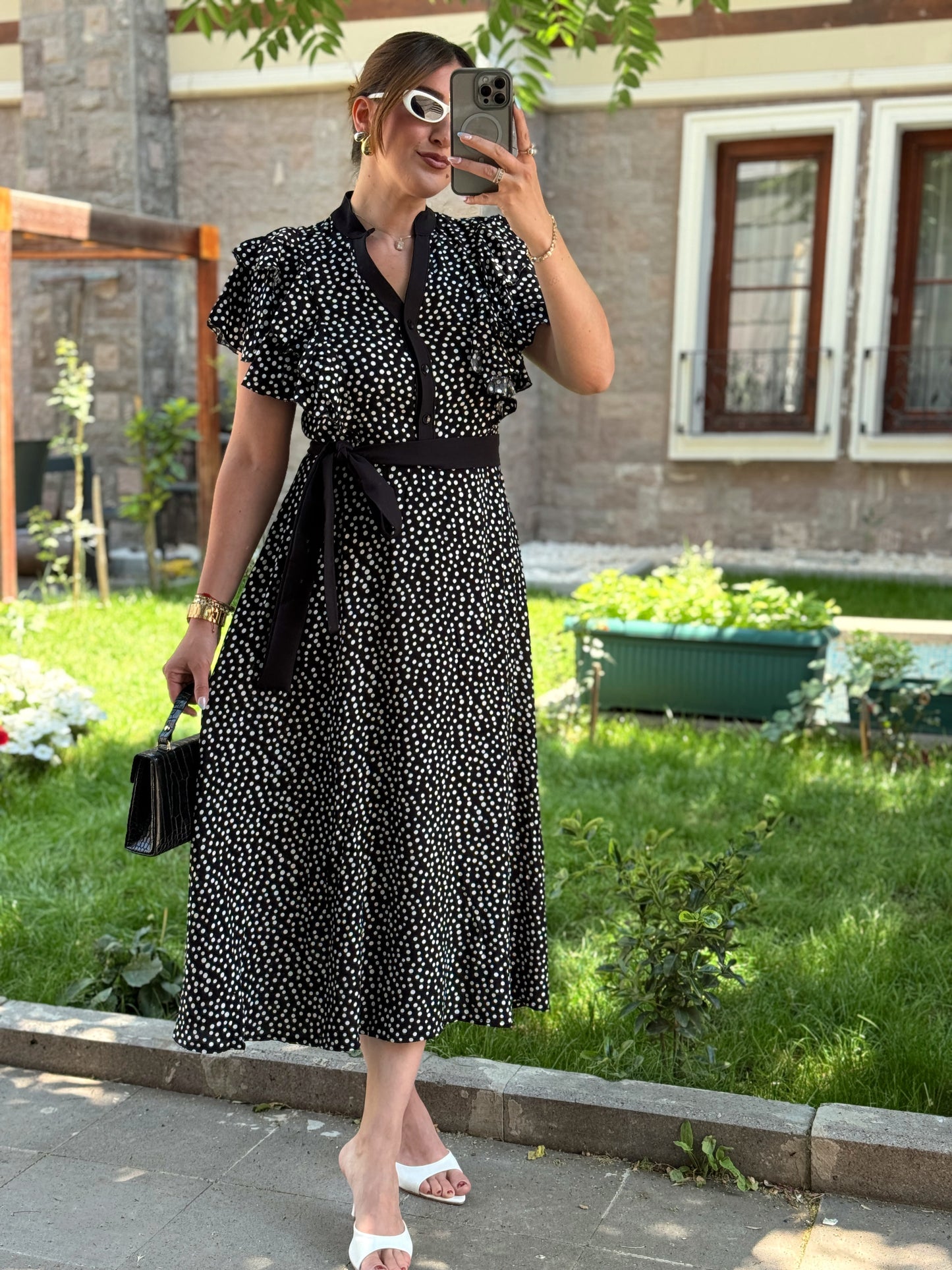 Puantiye desenli kuşaklı elbise Siyah