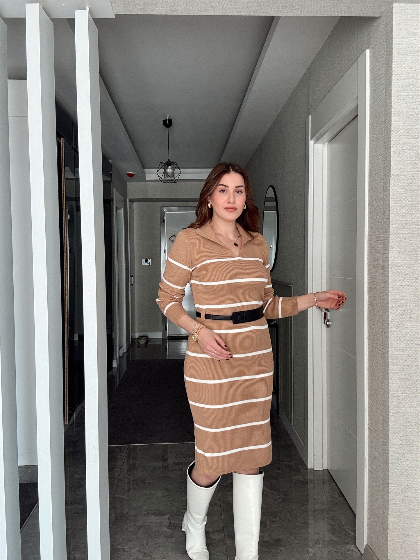 Polo Yaka Çizgili Kemerli Triko Elbise - CAMEL