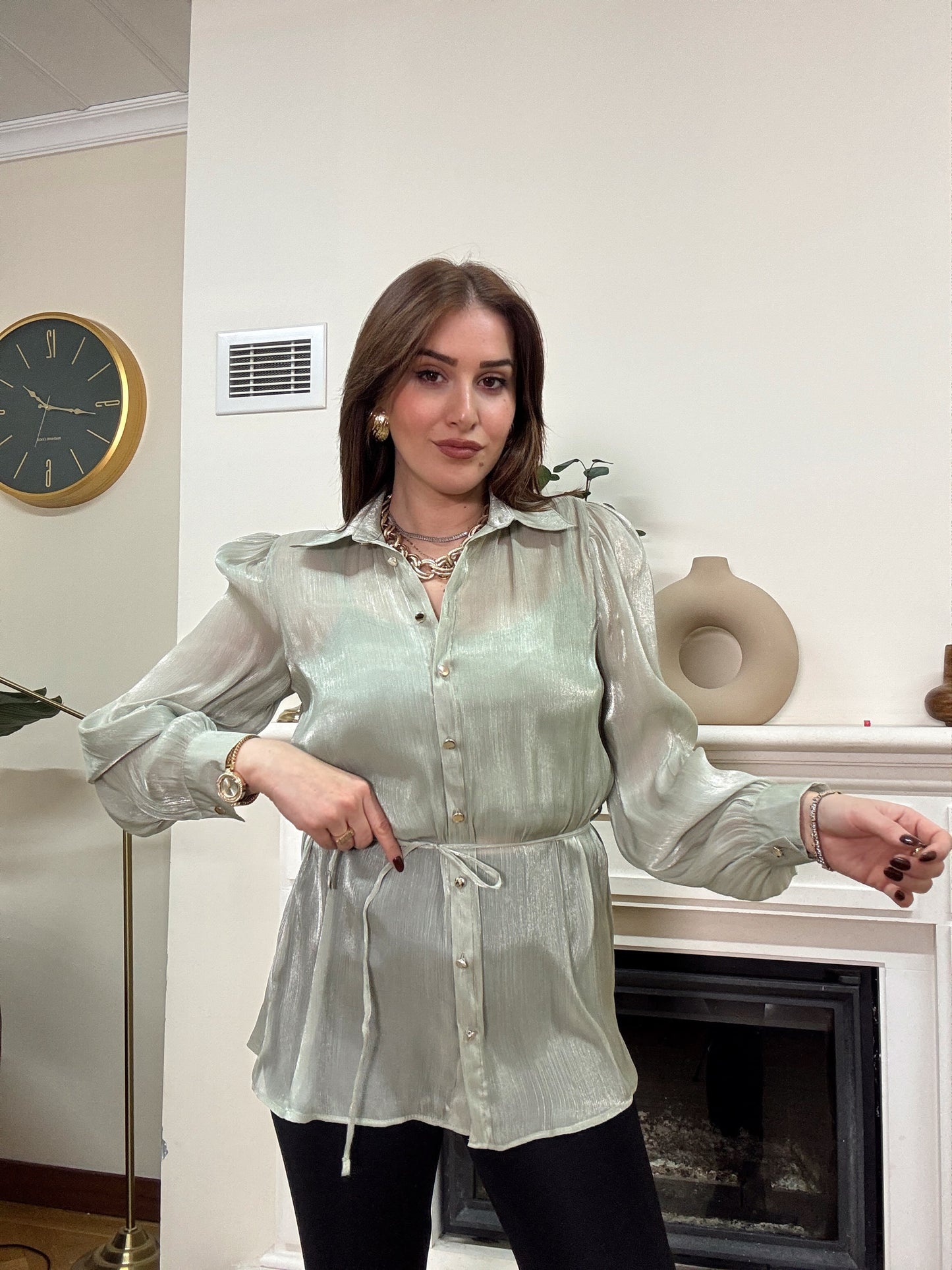 Transparan içi atletli kemerli gömlek mint yeşili