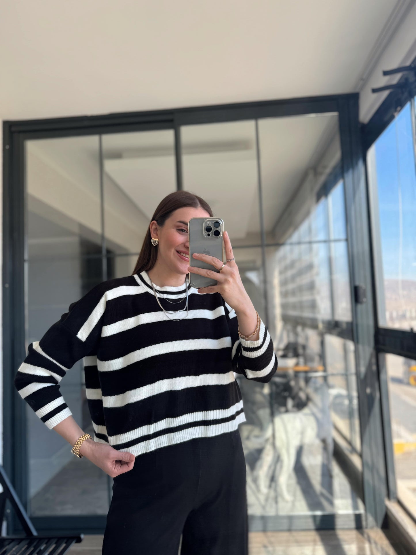 Emily Bisiklet Yaka Çizgili Oversize Kazak - SİYAH