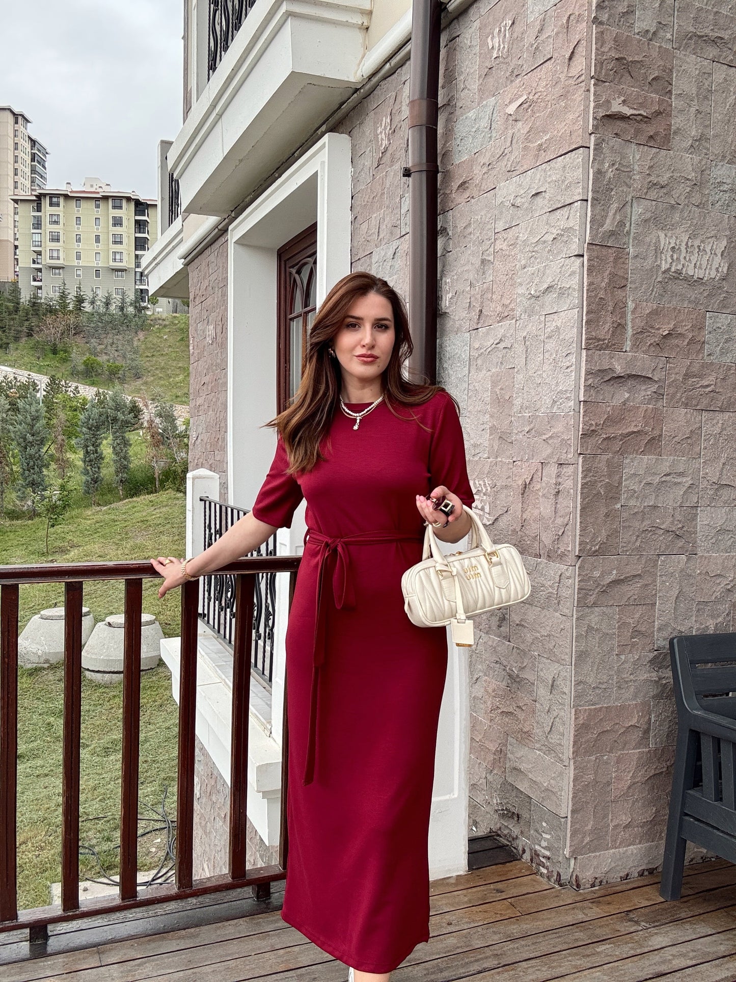 Kemerli bisiklet yaka modal kumaş elbise BORDO